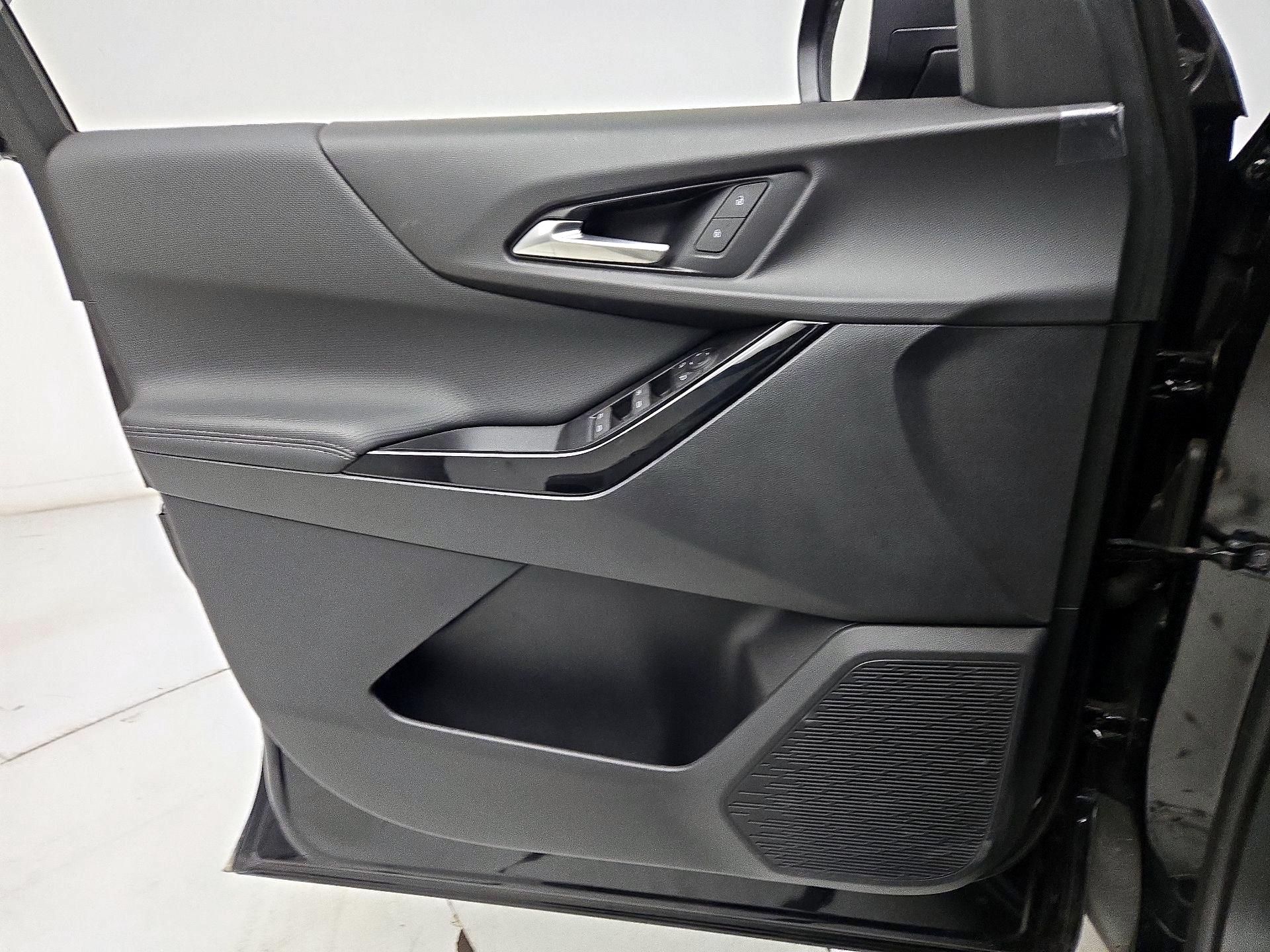 Thumbnail: 2025 Chevrolet Equinox - 12