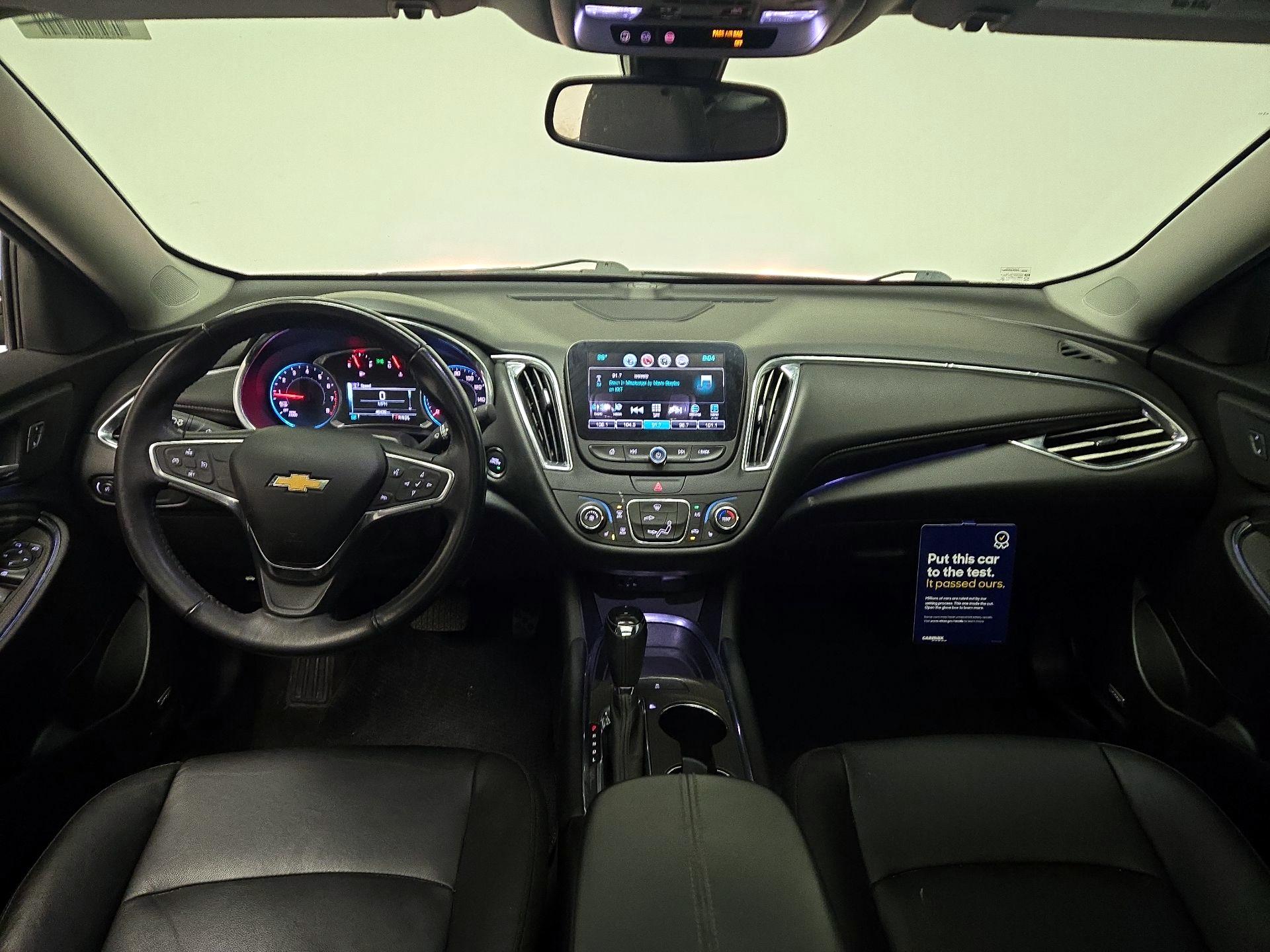 Thumbnail: 2018 Chevrolet Malibu - 9