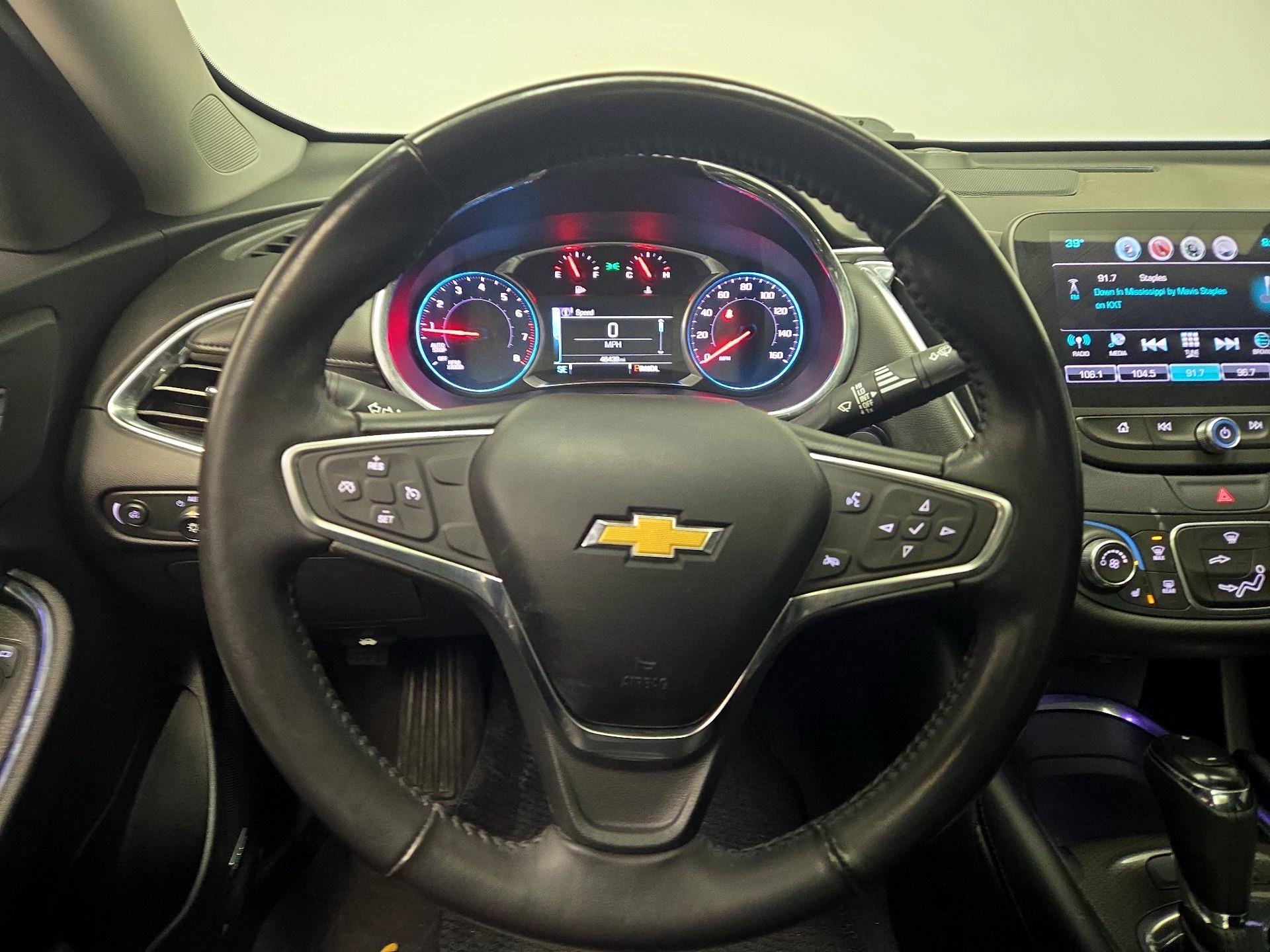 Thumbnail: 2018 Chevrolet Malibu - 10