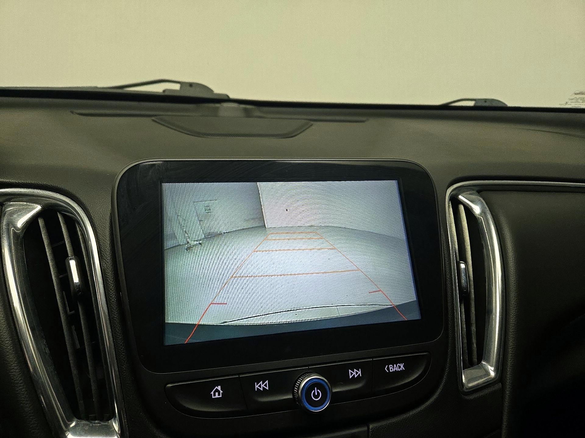 Thumbnail: 2018 Chevrolet Malibu - 14