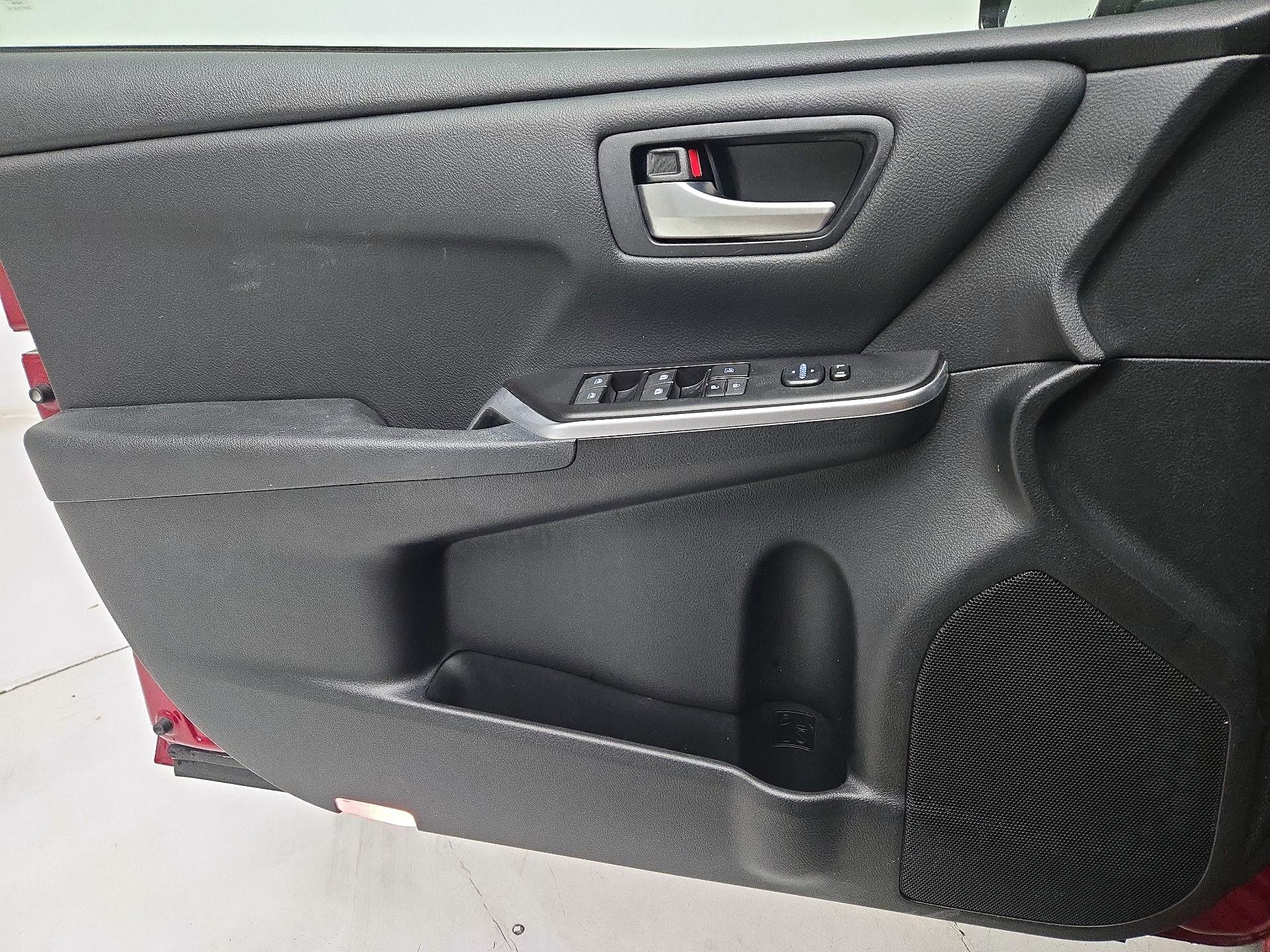 Thumbnail: 2017 Toyota Camry - 12