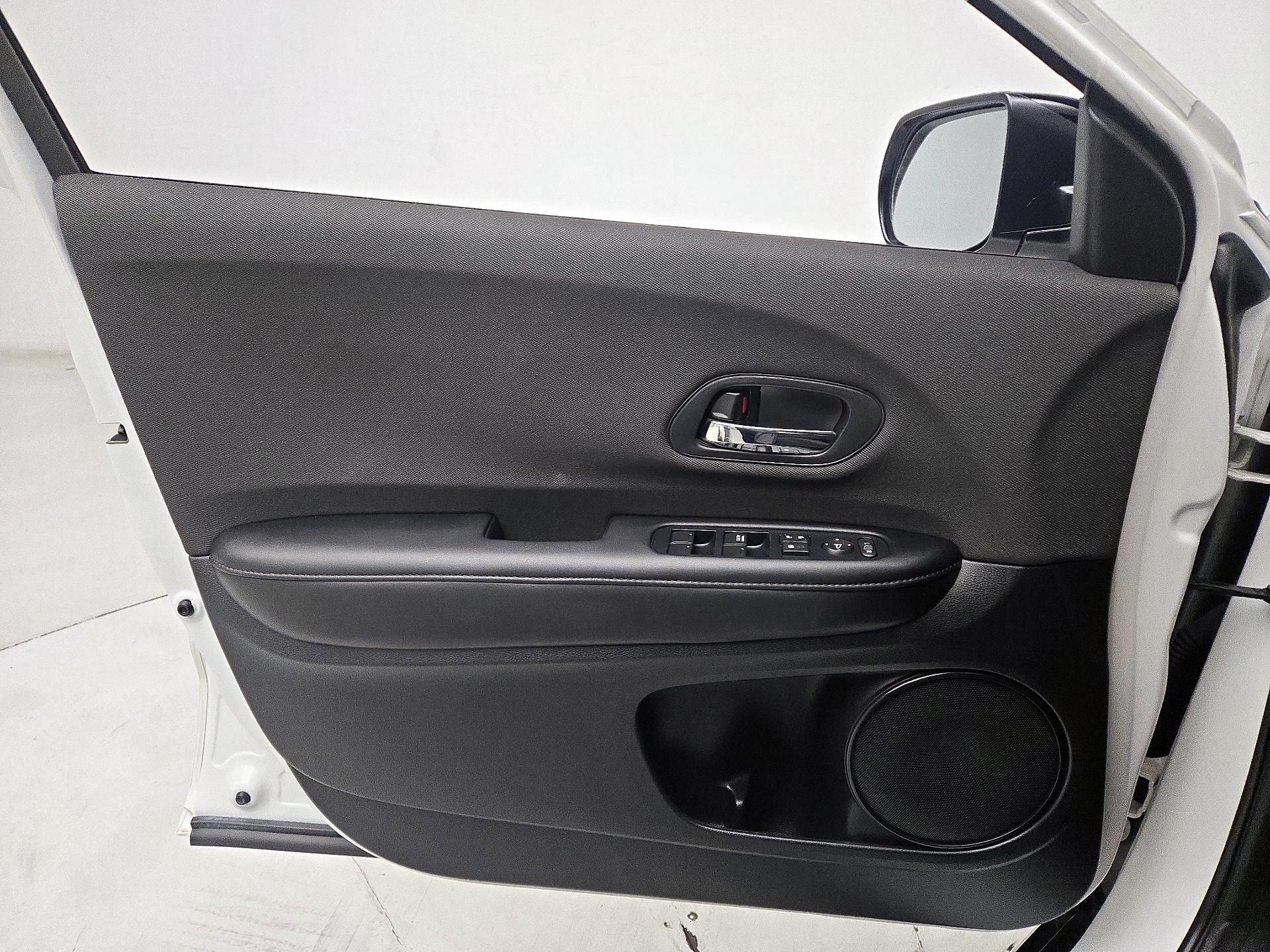 Thumbnail: 2019 Honda HR-V - 12