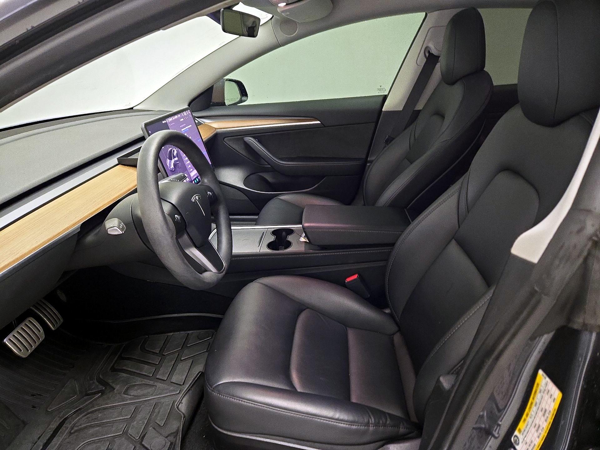 Thumbnail: 2022 Tesla Model 3 - 11