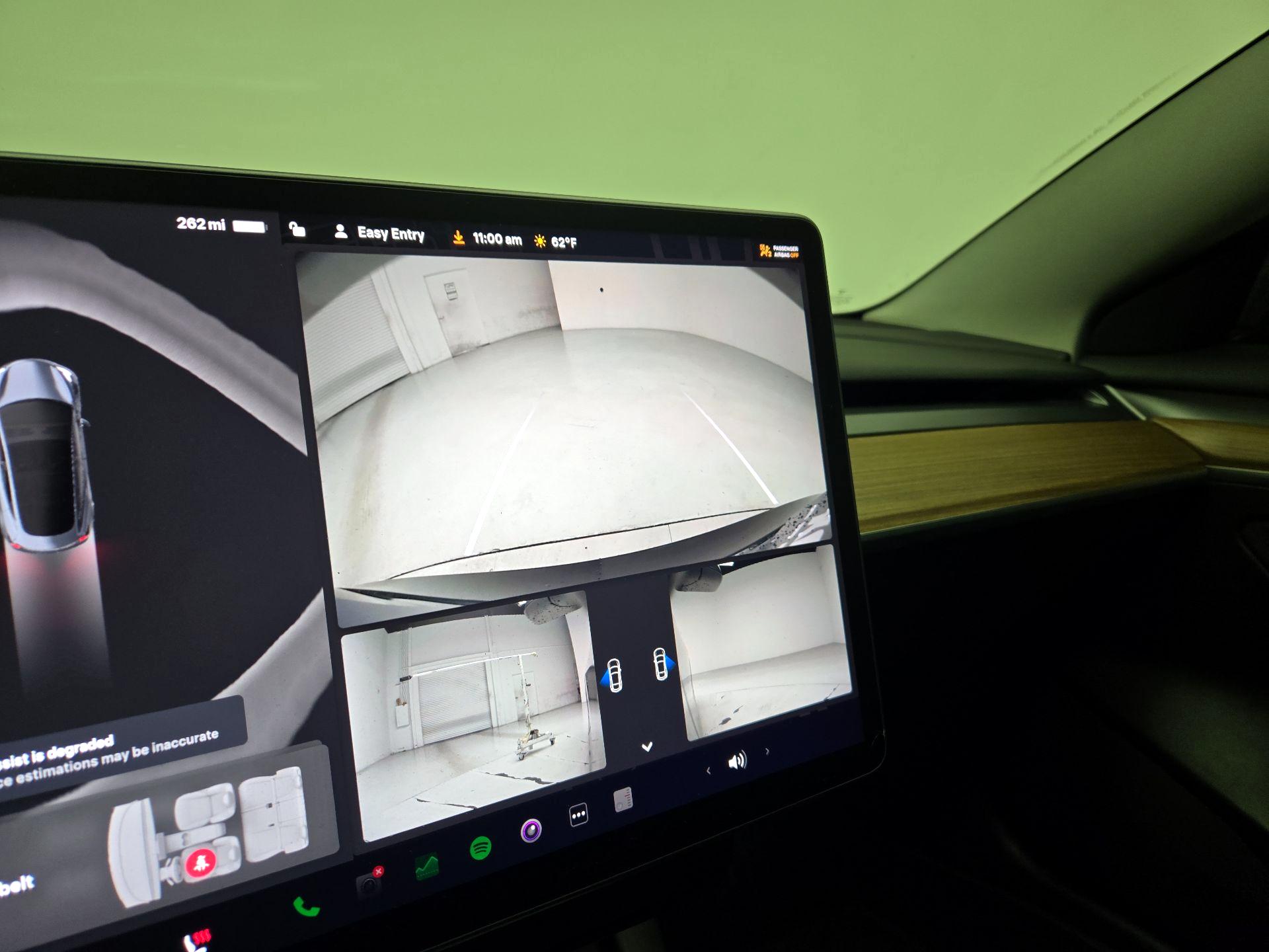 Thumbnail: 2022 Tesla Model 3 - 14