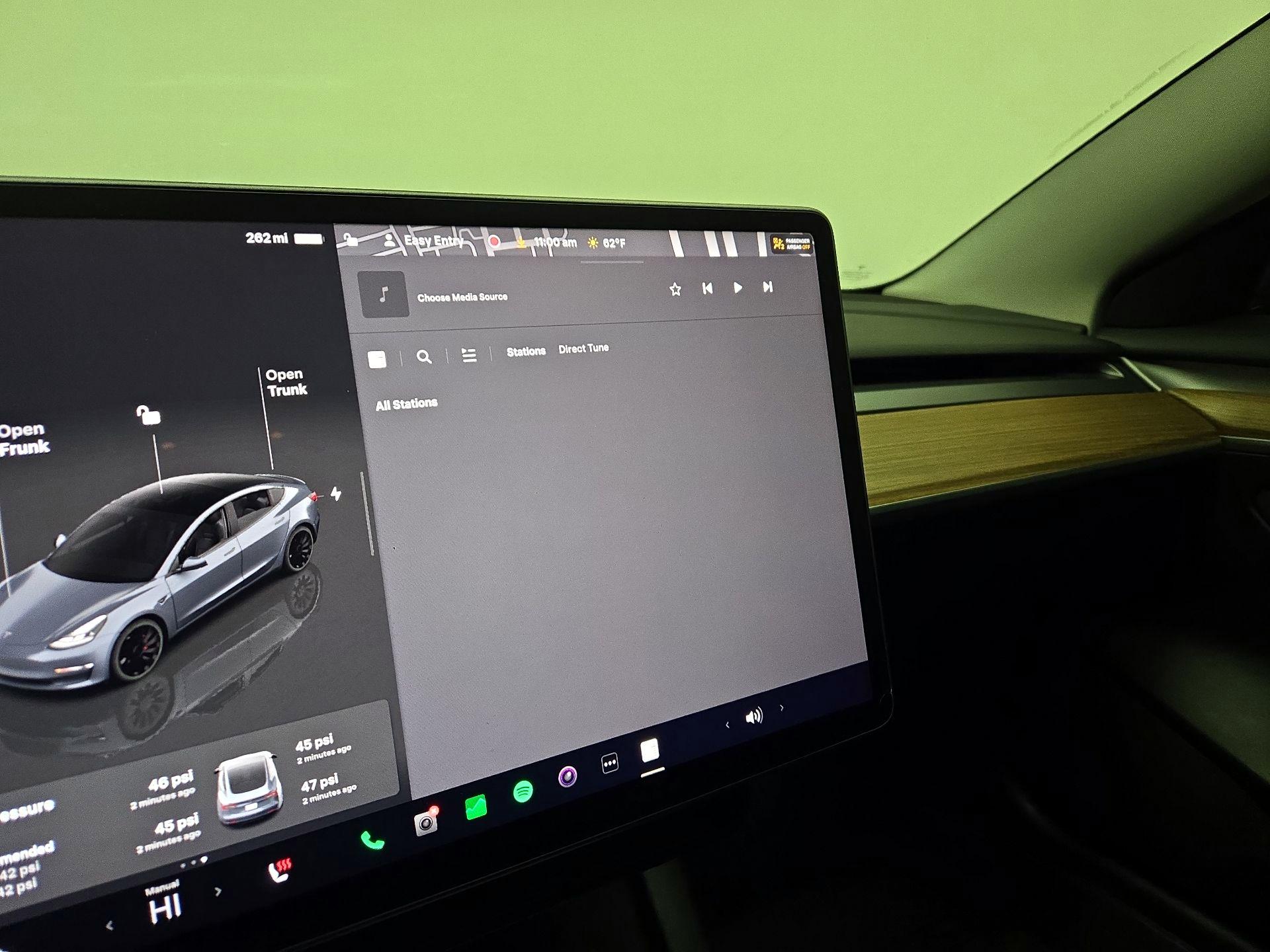 Thumbnail: 2022 Tesla Model 3 - 15