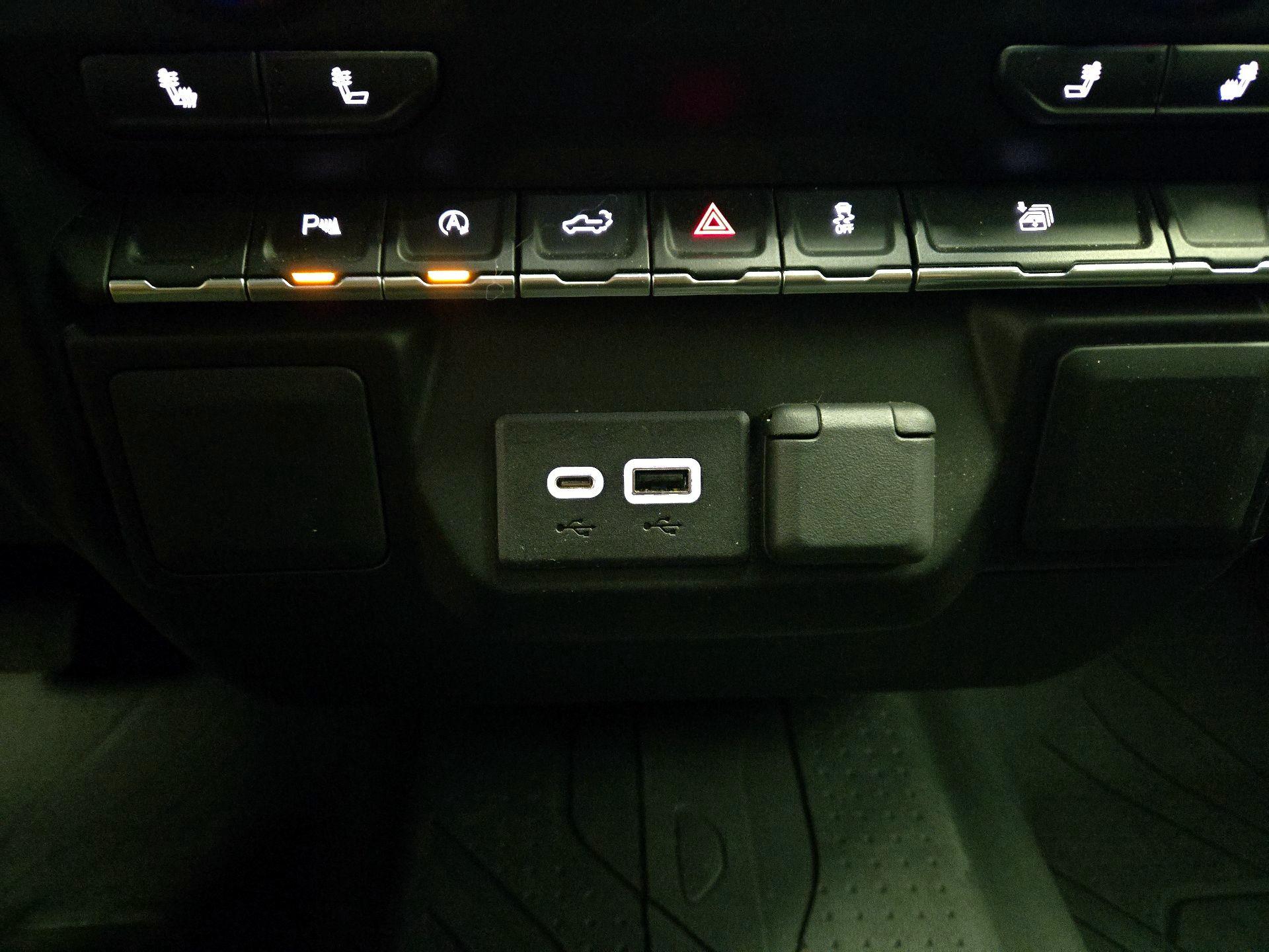 Thumbnail: 2022 Chevrolet Silverado 1500 - 18