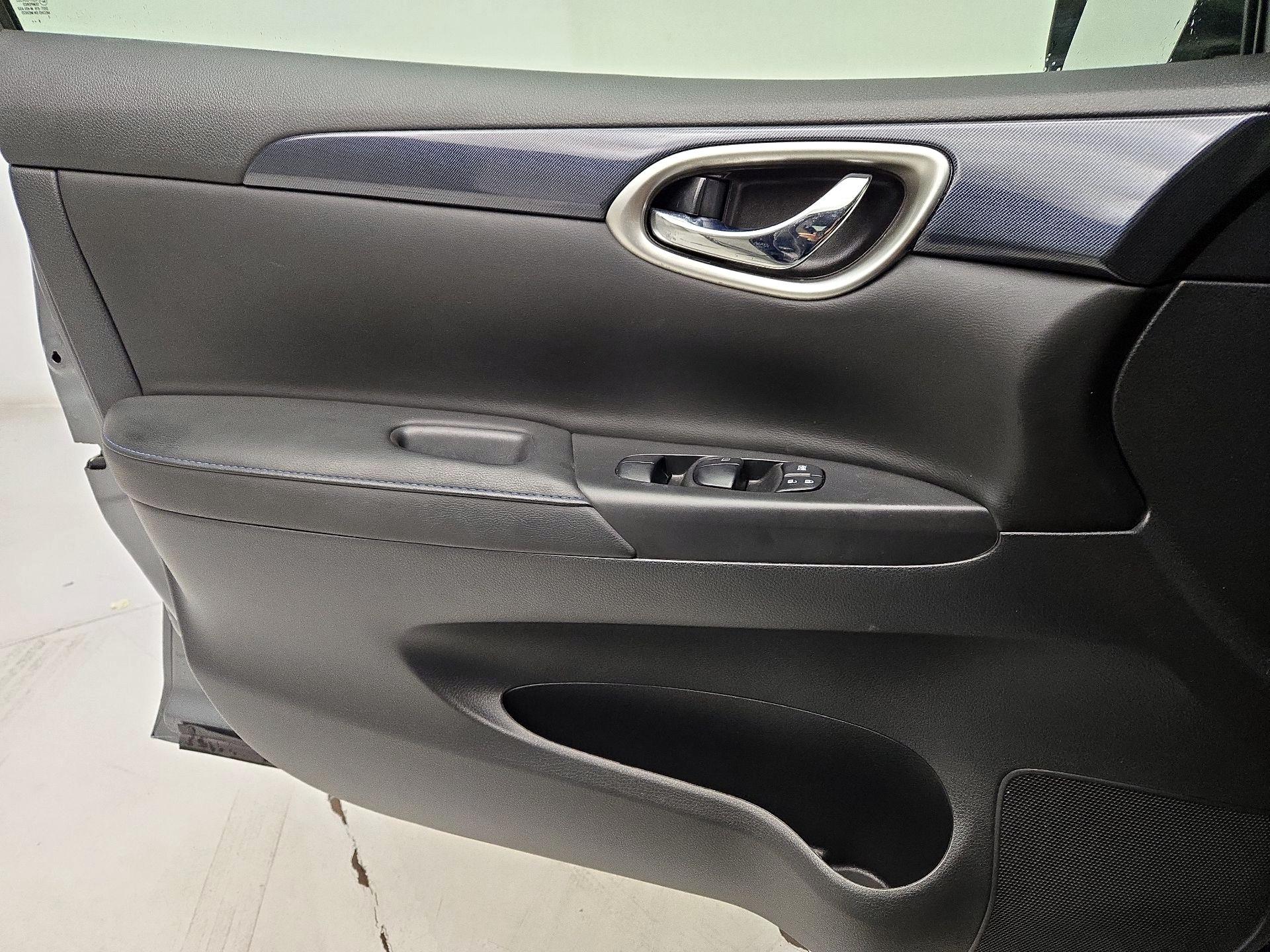 Thumbnail: 2019 Nissan Sentra - 12