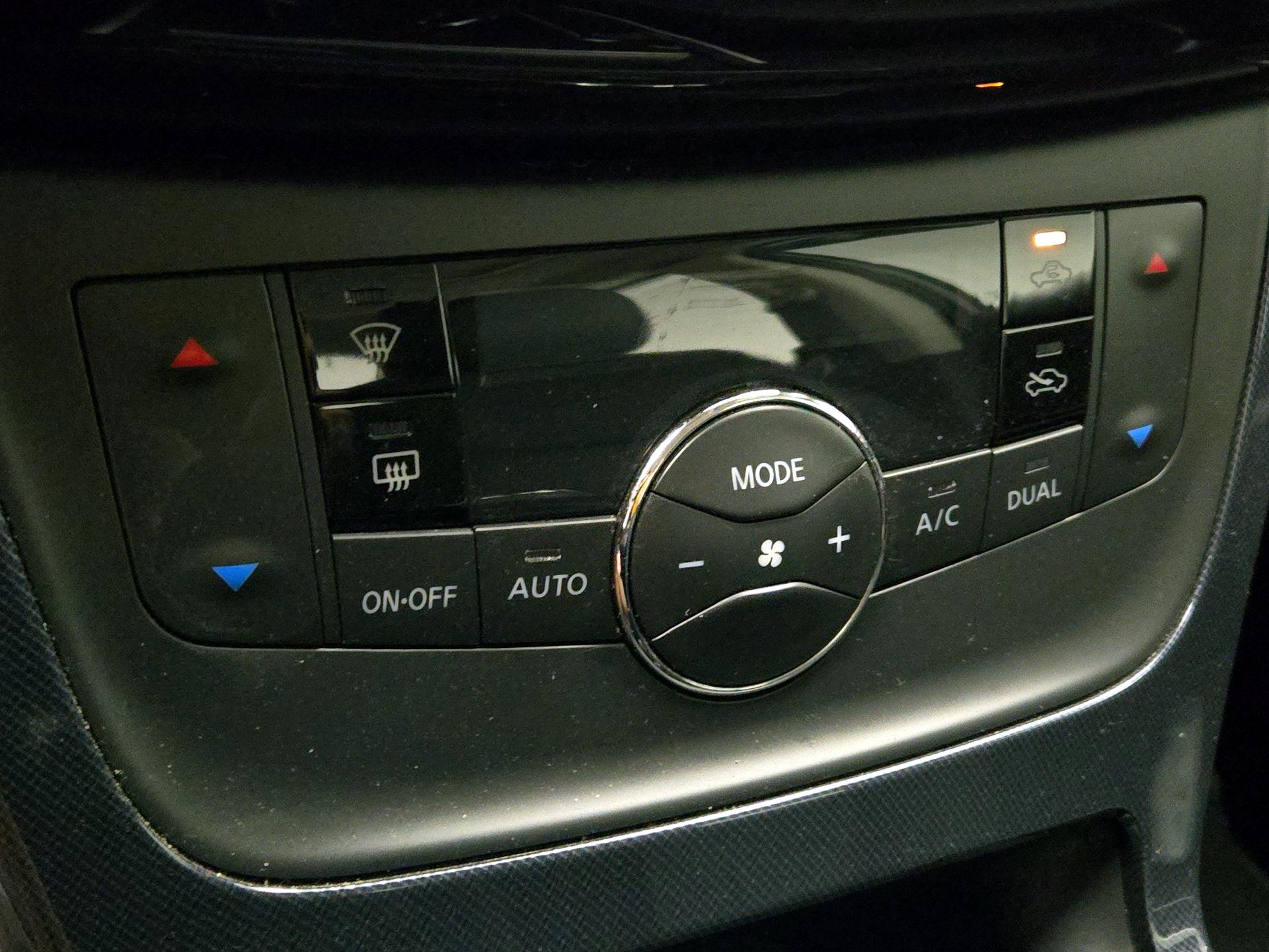 Thumbnail: 2019 Nissan Sentra - 16