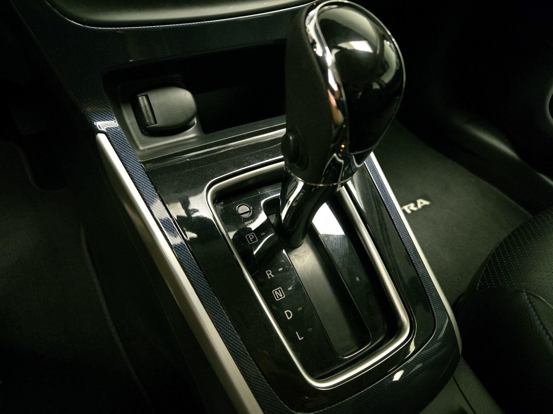 Thumbnail: 2019 Nissan Sentra - 17