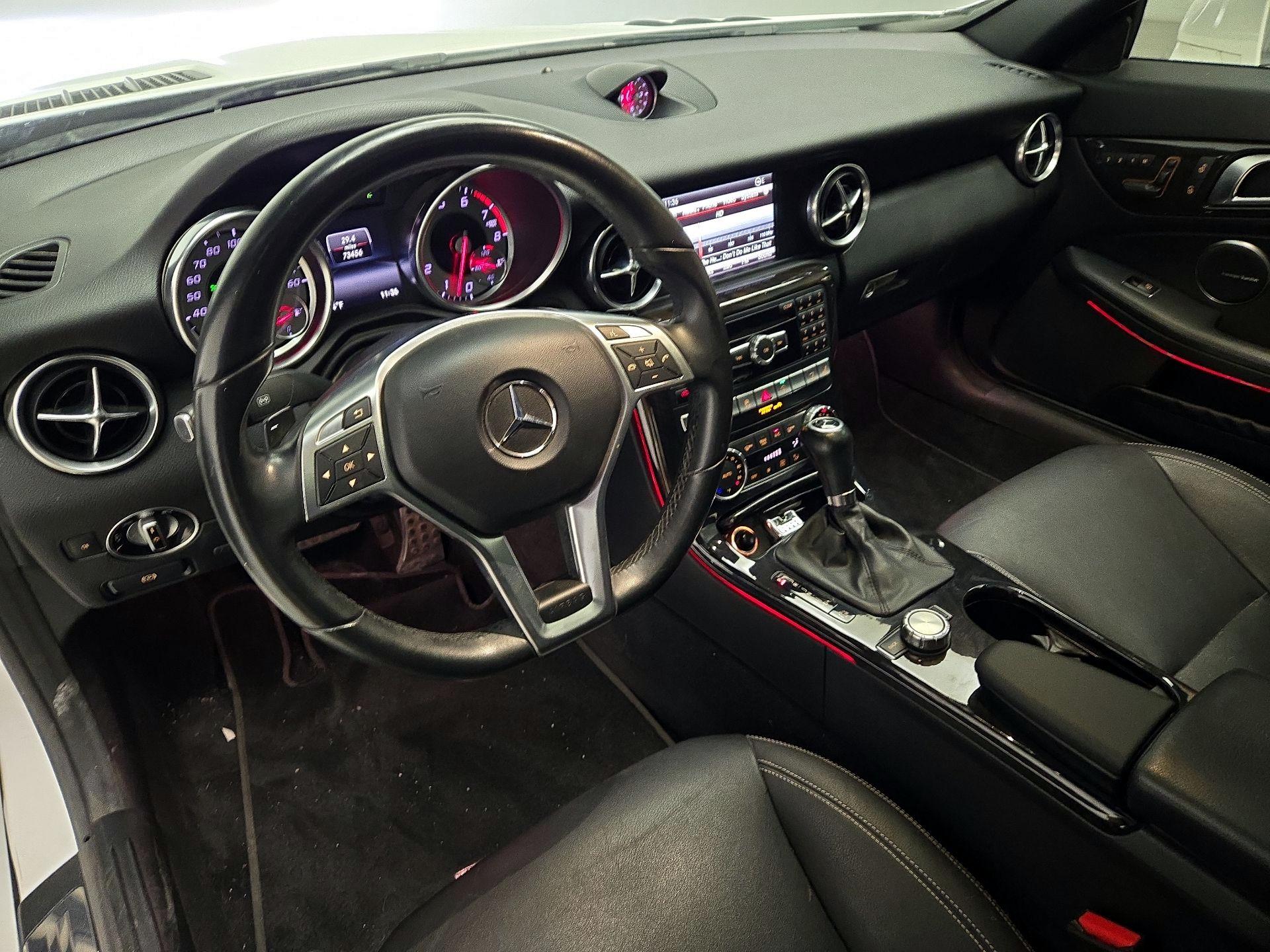 Thumbnail: 2016 Mercedes-Benz SLK - 9