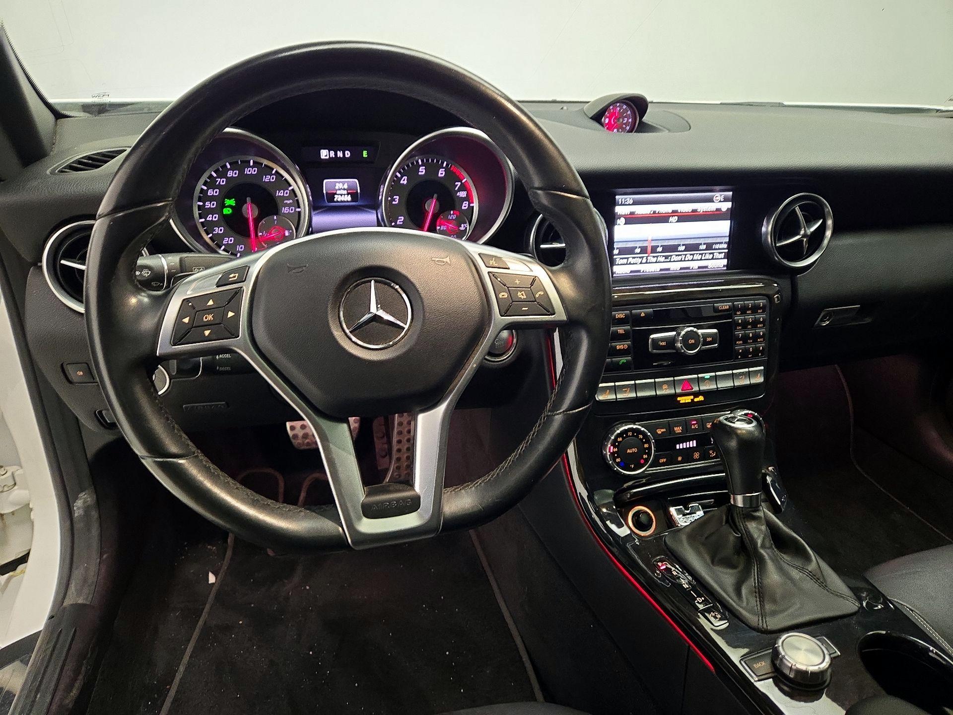 Thumbnail: 2016 Mercedes-Benz SLK - 10