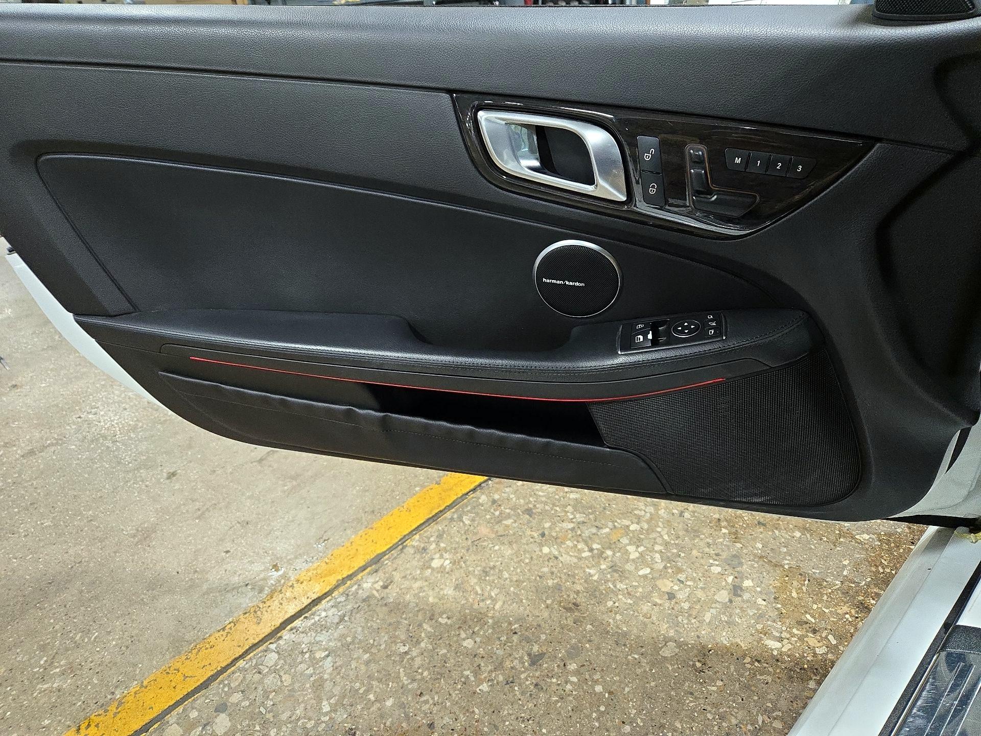 Thumbnail: 2016 Mercedes-Benz SLK - 12