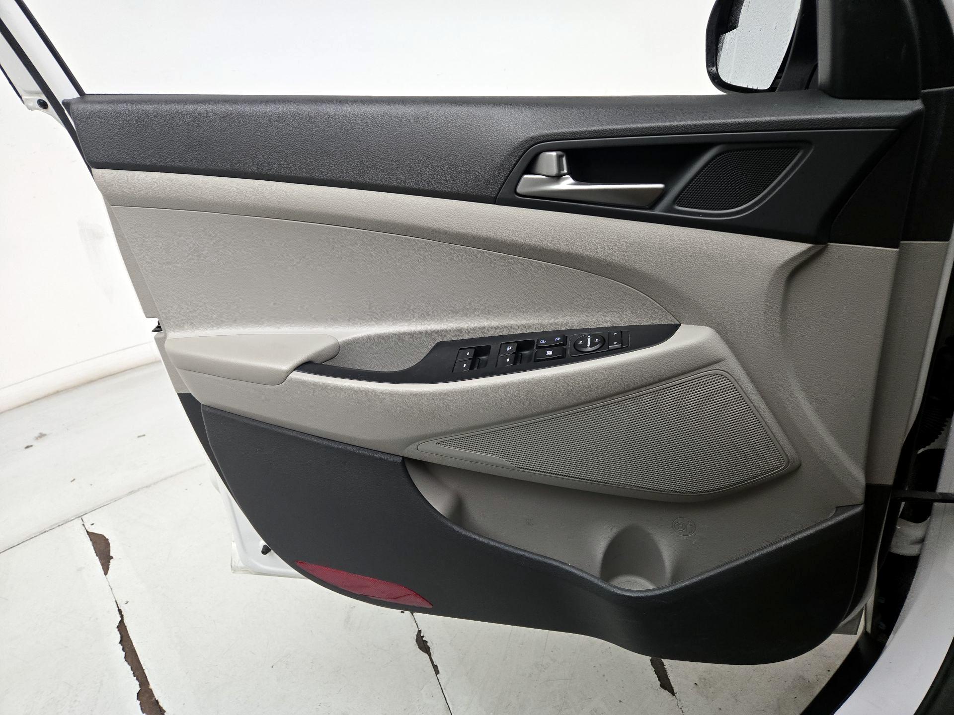 Thumbnail: 2018 Hyundai Tucson - 12