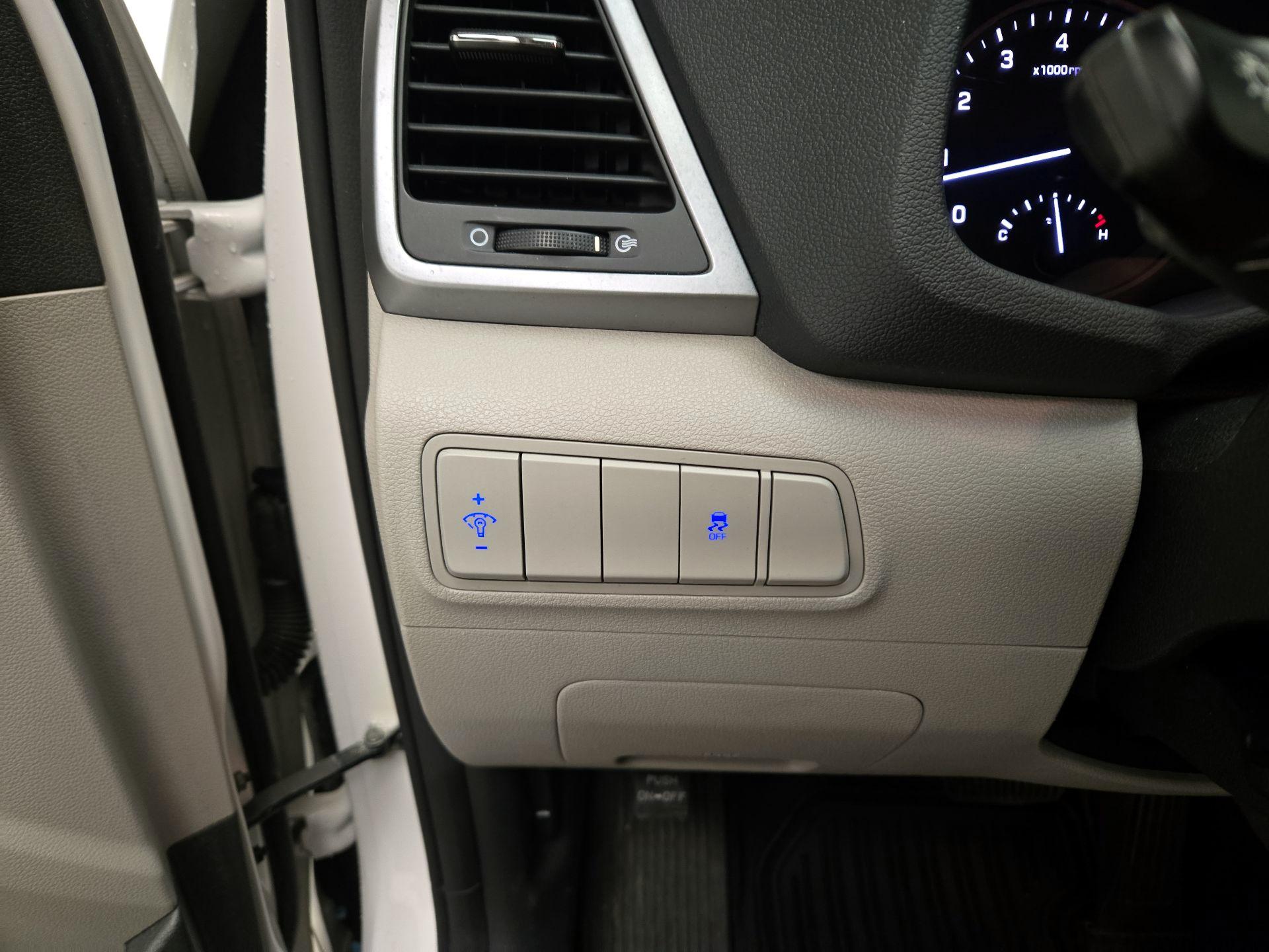 Thumbnail: 2018 Hyundai Tucson - 13