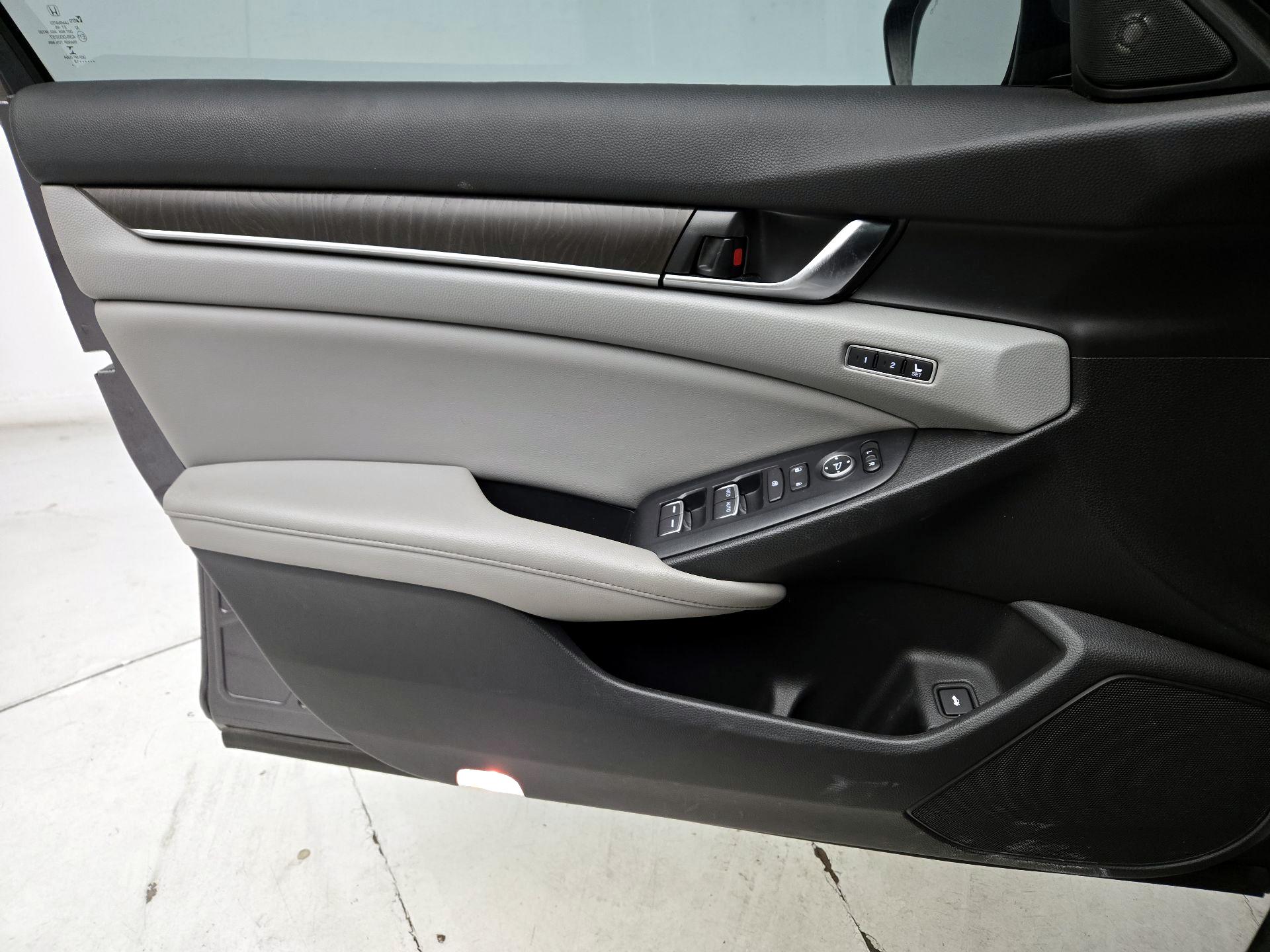 Thumbnail: 2019 Honda Accord - 12