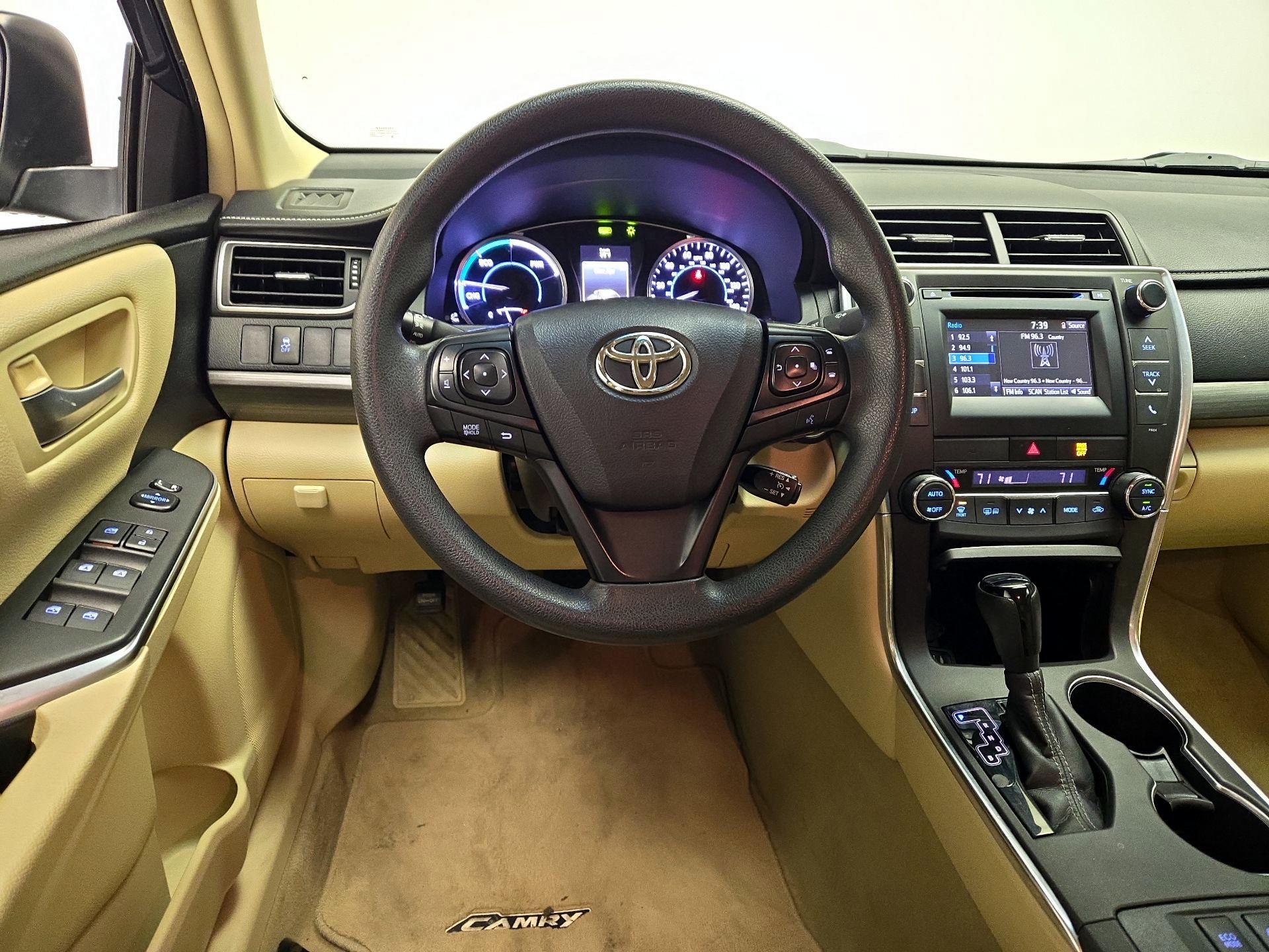 Thumbnail: 2016 Toyota Camry - 10