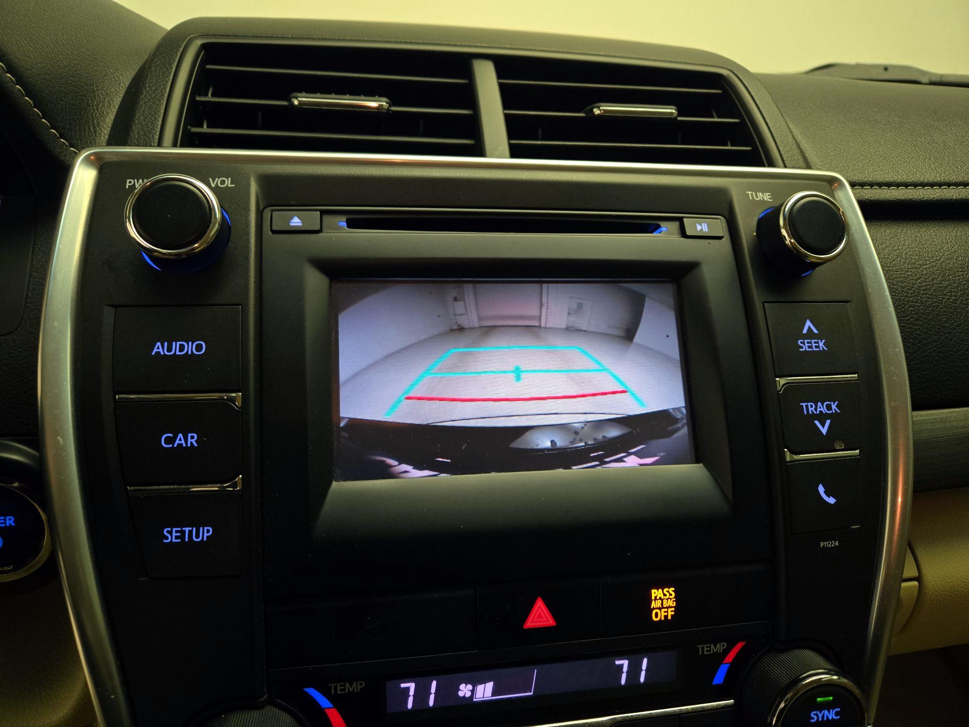 Thumbnail: 2016 Toyota Camry - 14