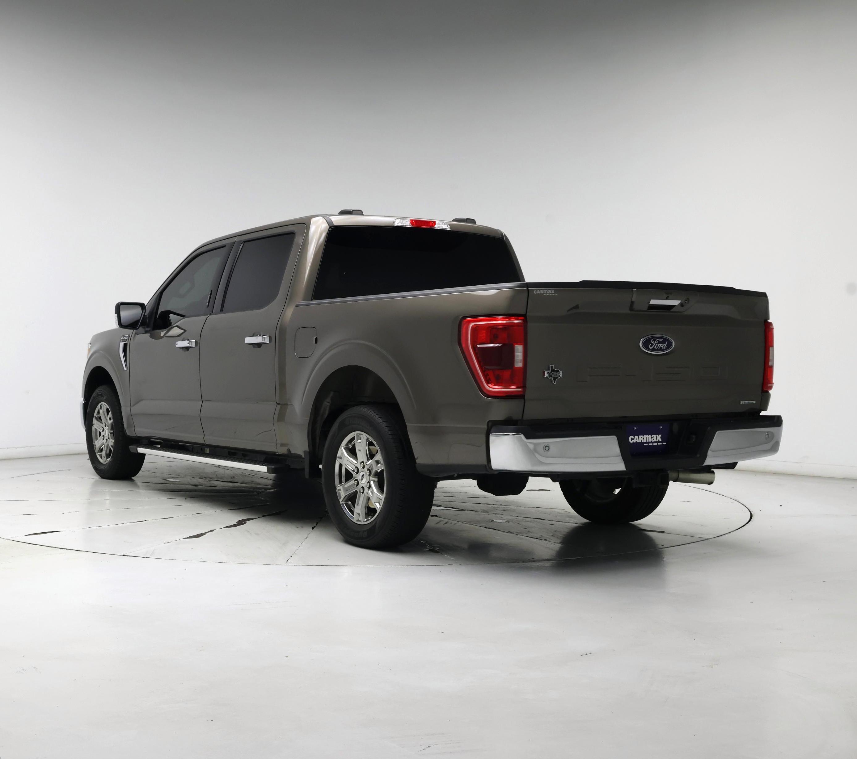 Thumbnail: 2016 Toyota Camry - 2