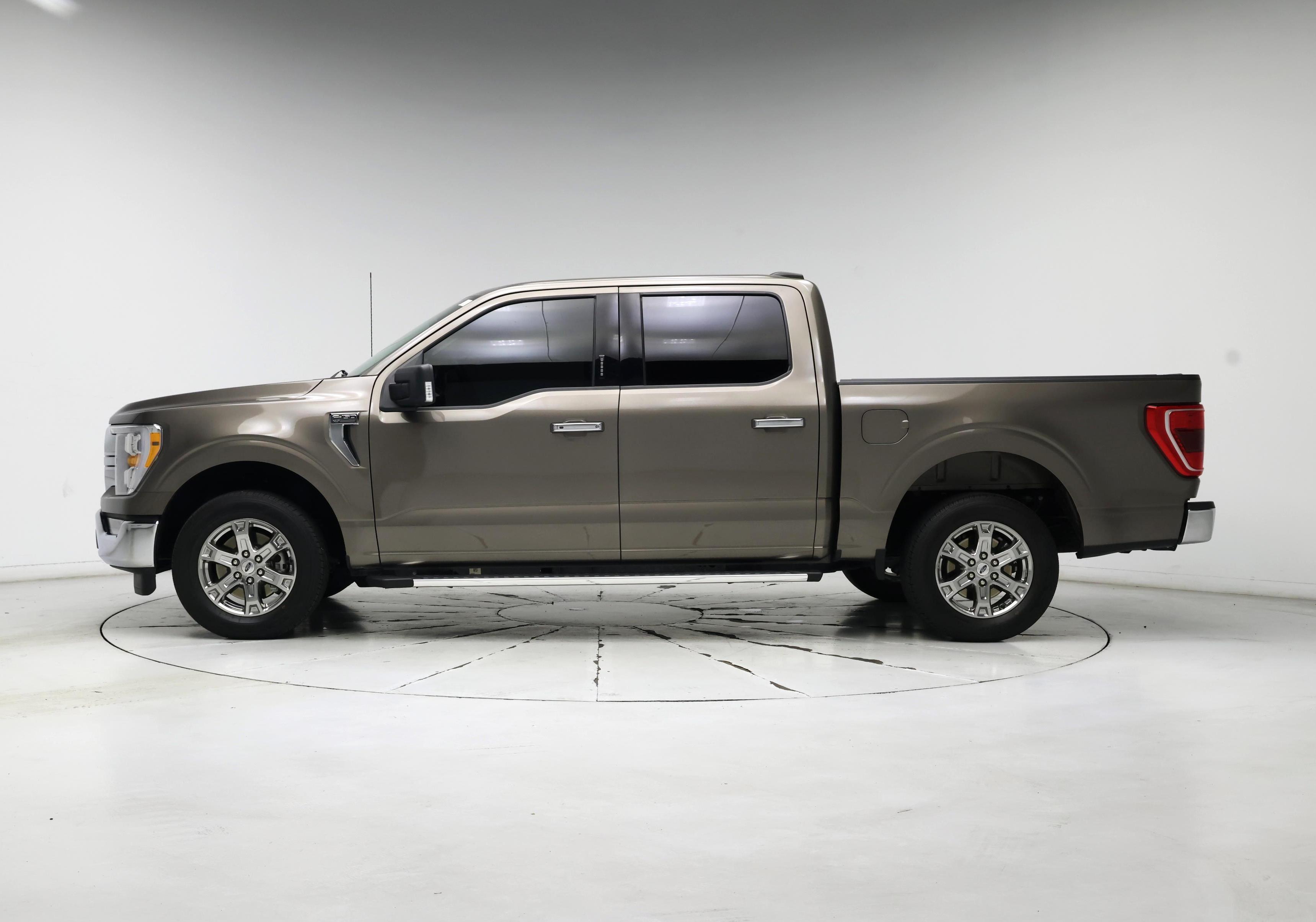 Thumbnail: 2016 Toyota Camry - 3