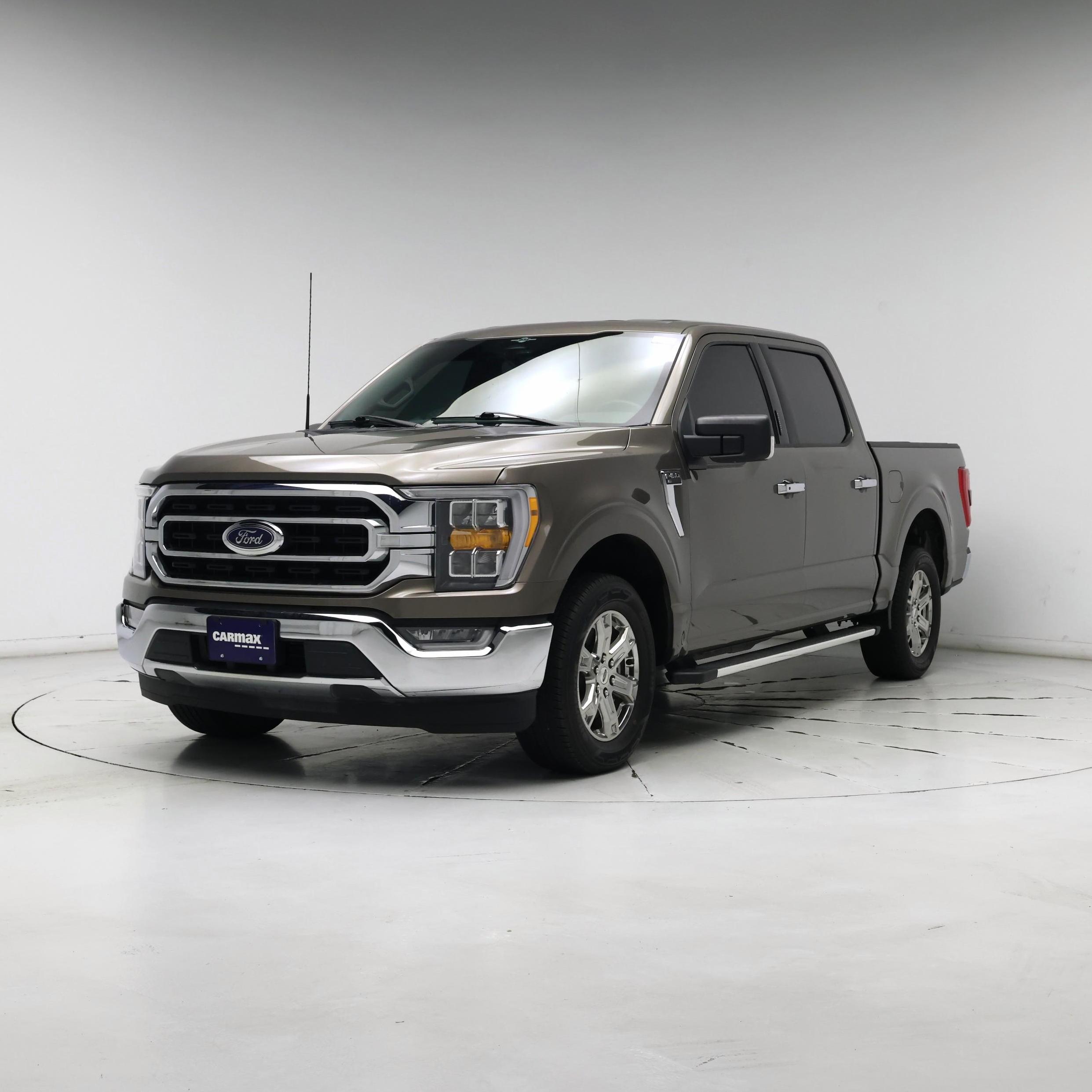 Thumbnail: 2016 Toyota Camry - 4