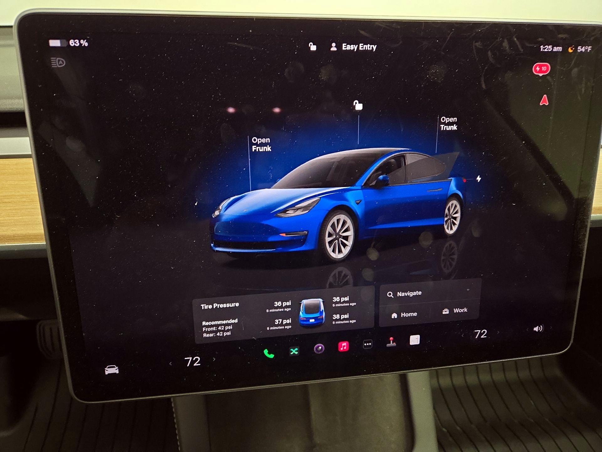 Thumbnail: 2022 Tesla Model 3 - 15