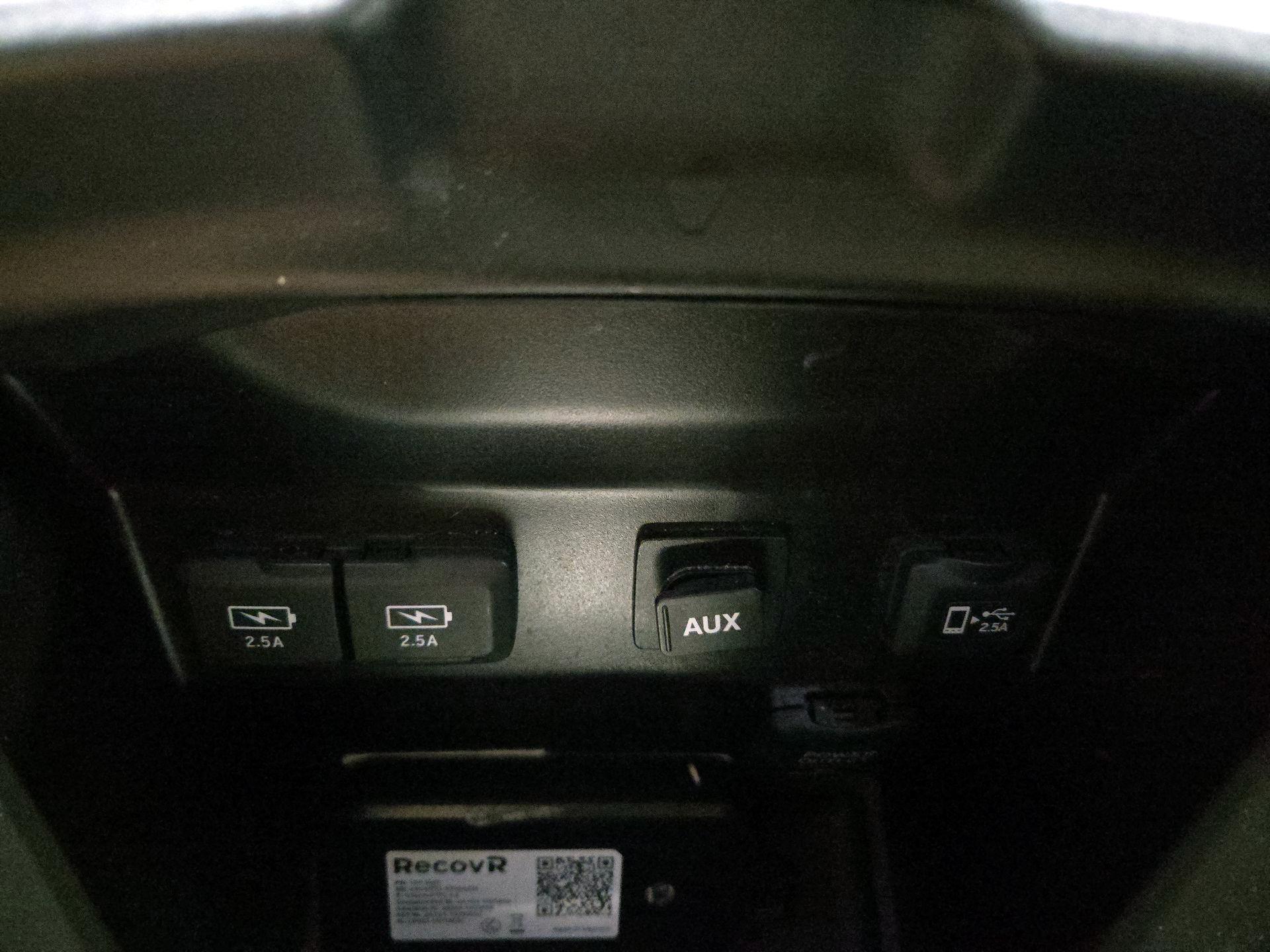 Thumbnail: 2020 Acura MDX - 17