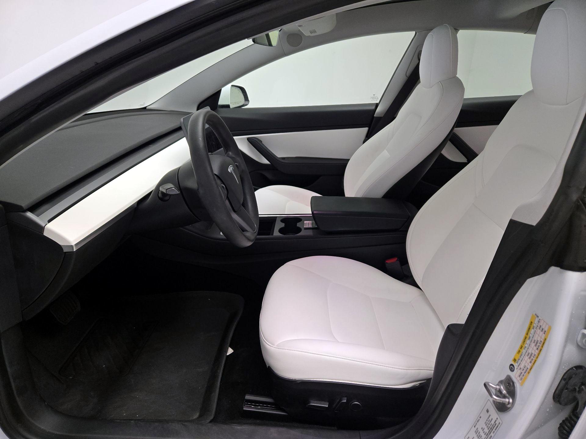 Thumbnail: 2021 Tesla Model 3 - 11
