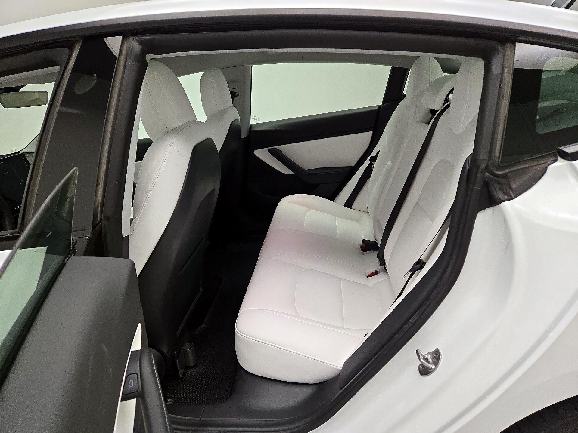 Thumbnail: 2021 Tesla Model 3 - 19