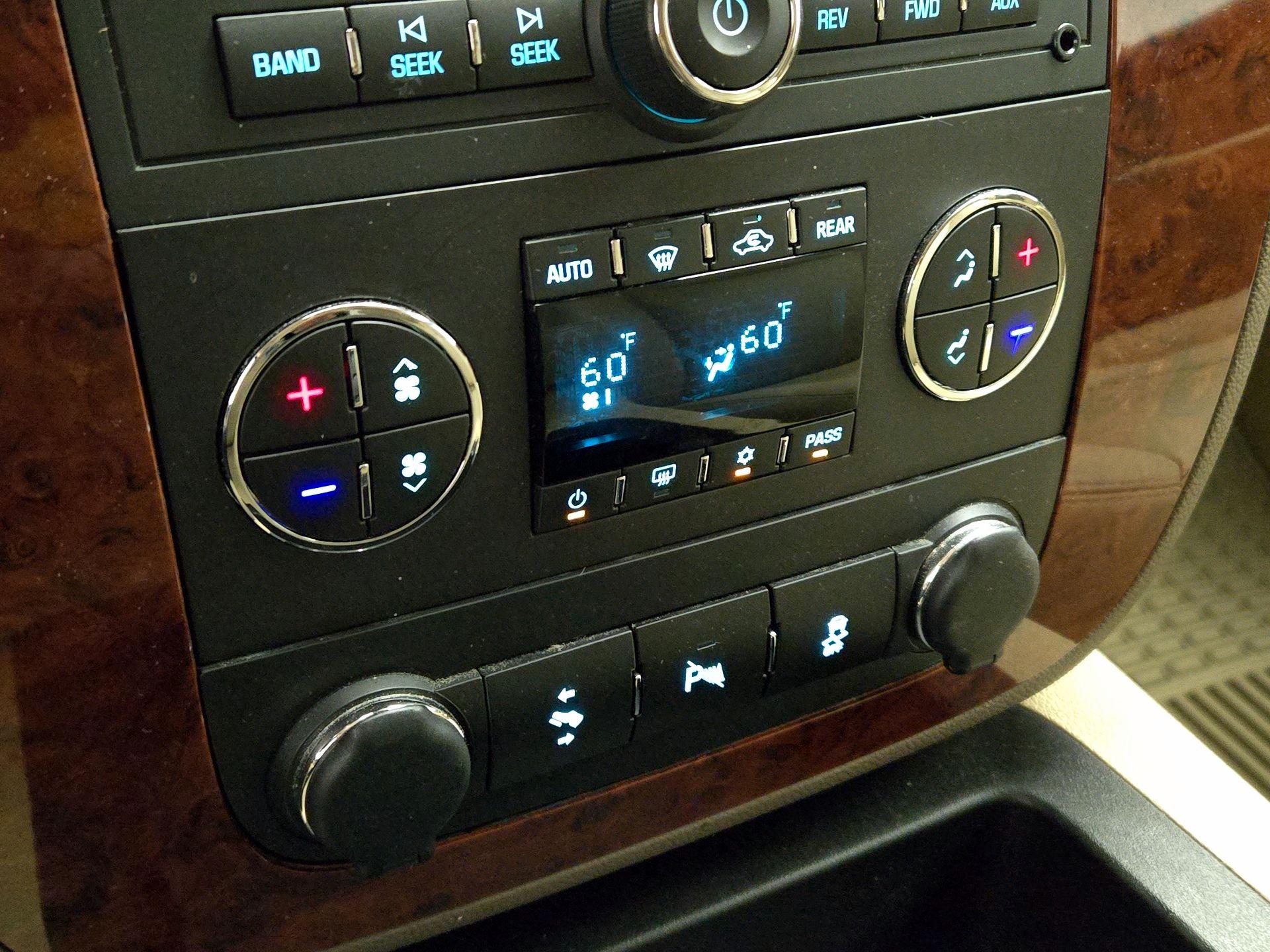 Thumbnail: 2014 Chevrolet Tahoe - 16