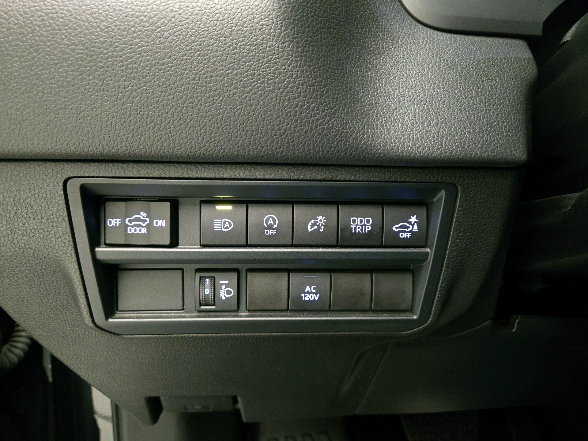 Thumbnail: 2022 Toyota Tundra - 13