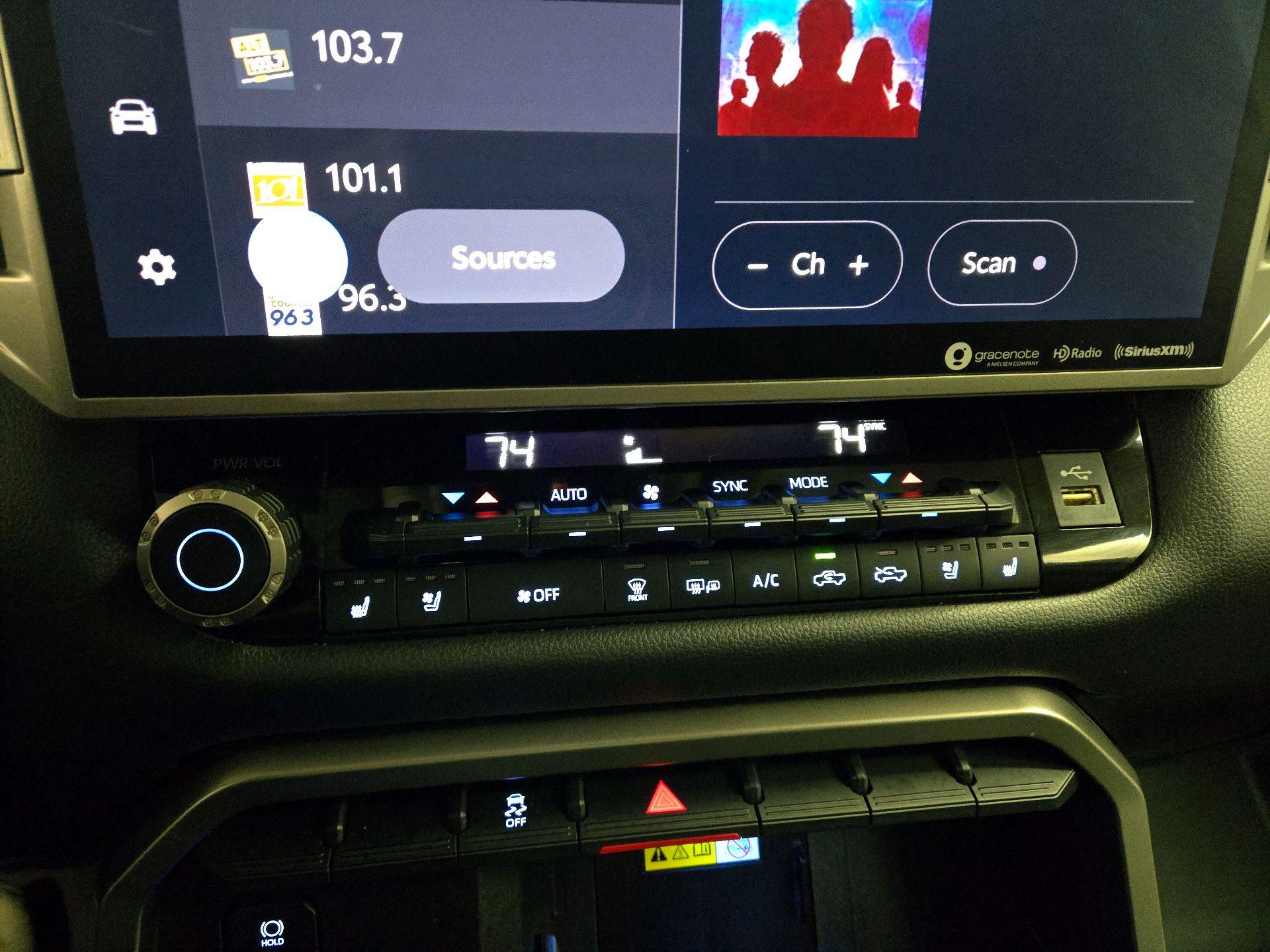 Thumbnail: 2022 Toyota Tundra - 16