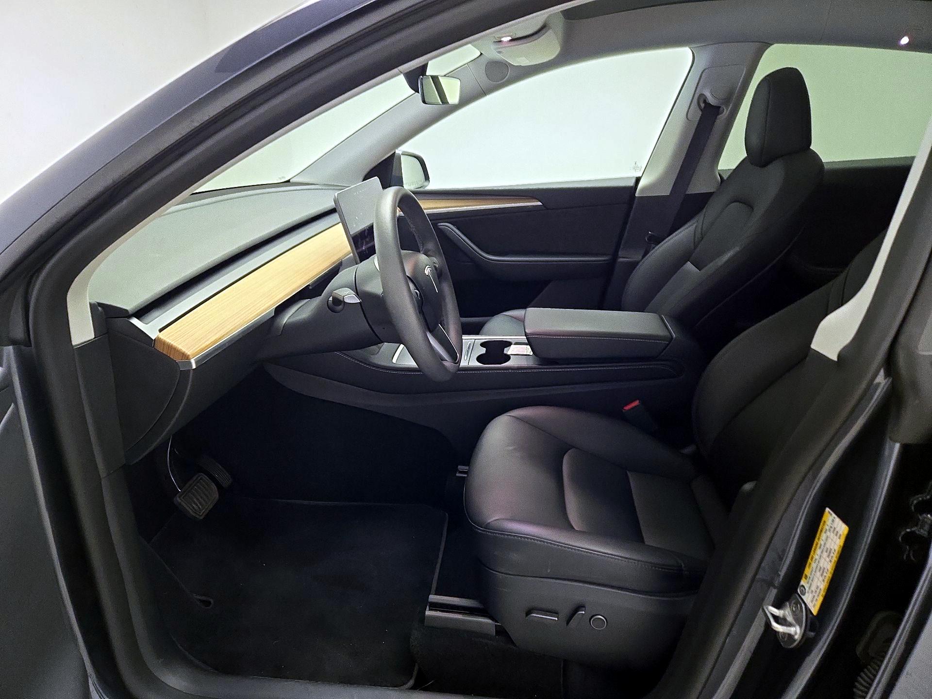 Thumbnail: 2023 Tesla Model Y - 11