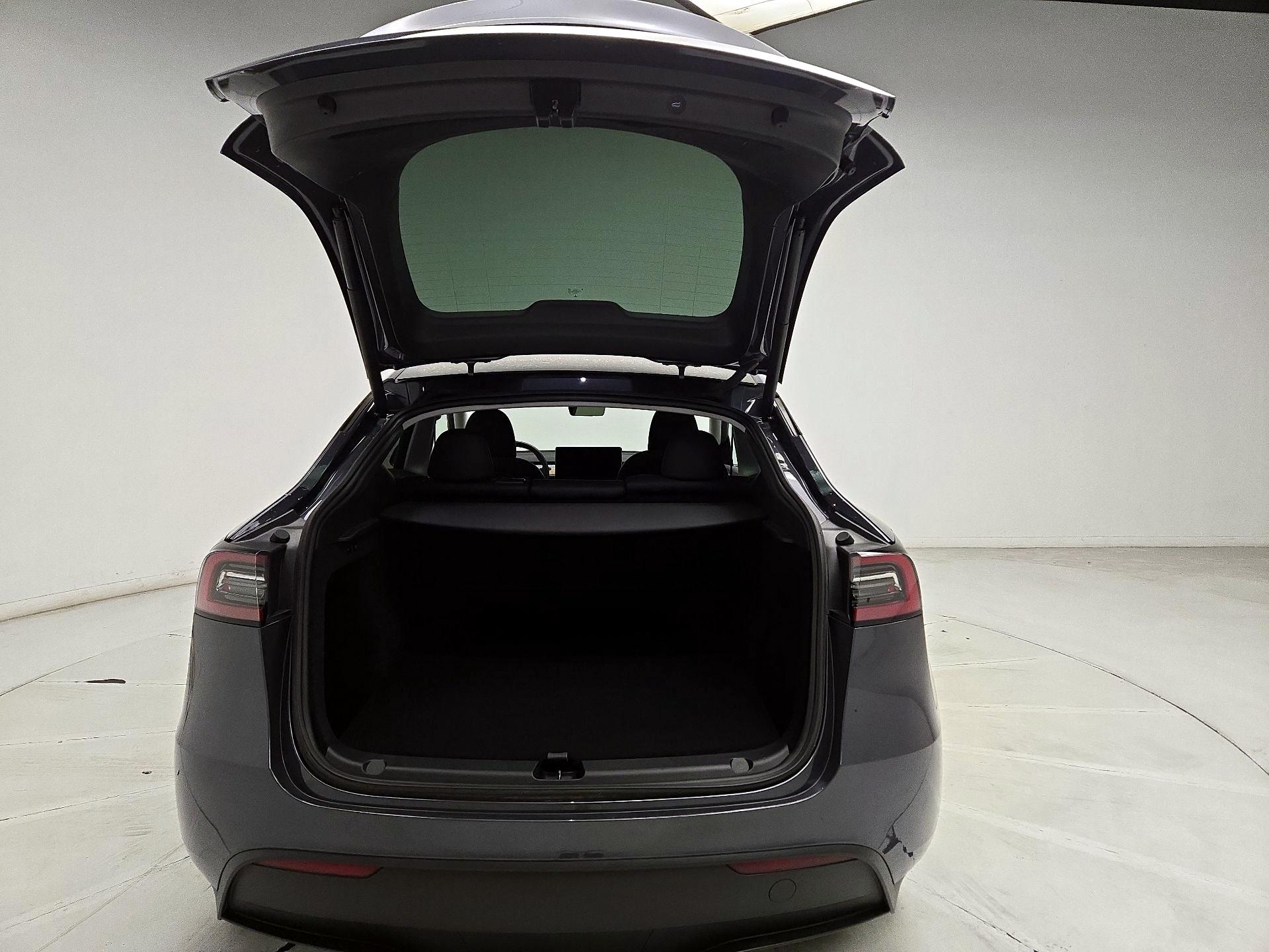 Thumbnail: 2023 Tesla Model Y - 20