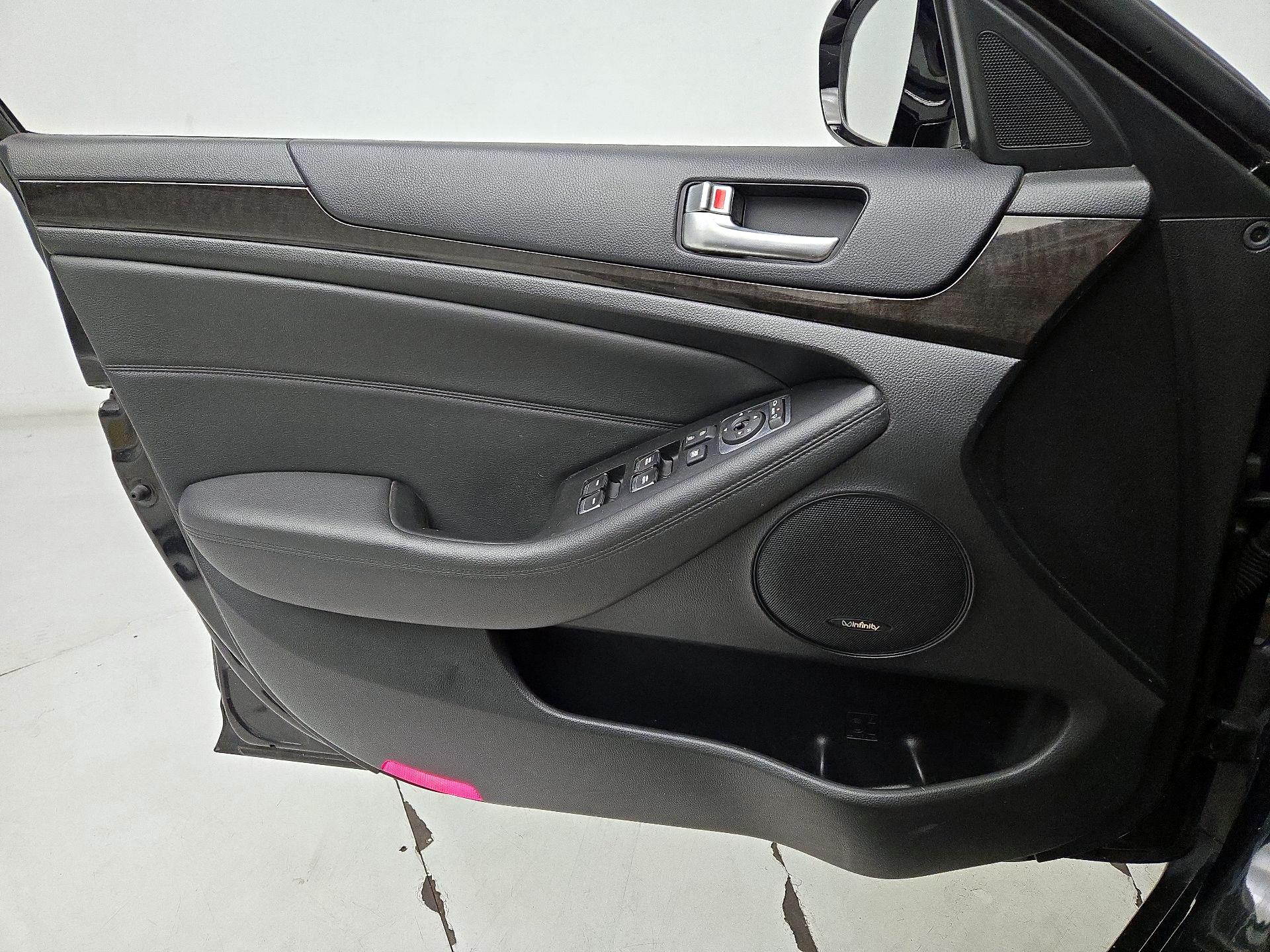 Thumbnail: 2016 Kia Cadenza - 12