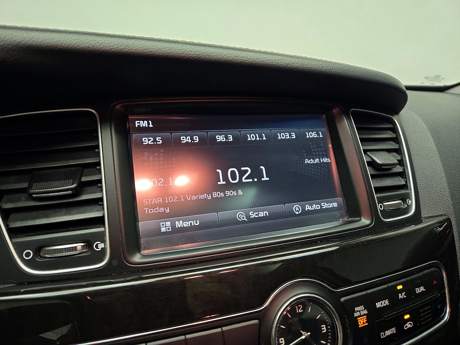 Thumbnail: 2016 Kia Cadenza - 16