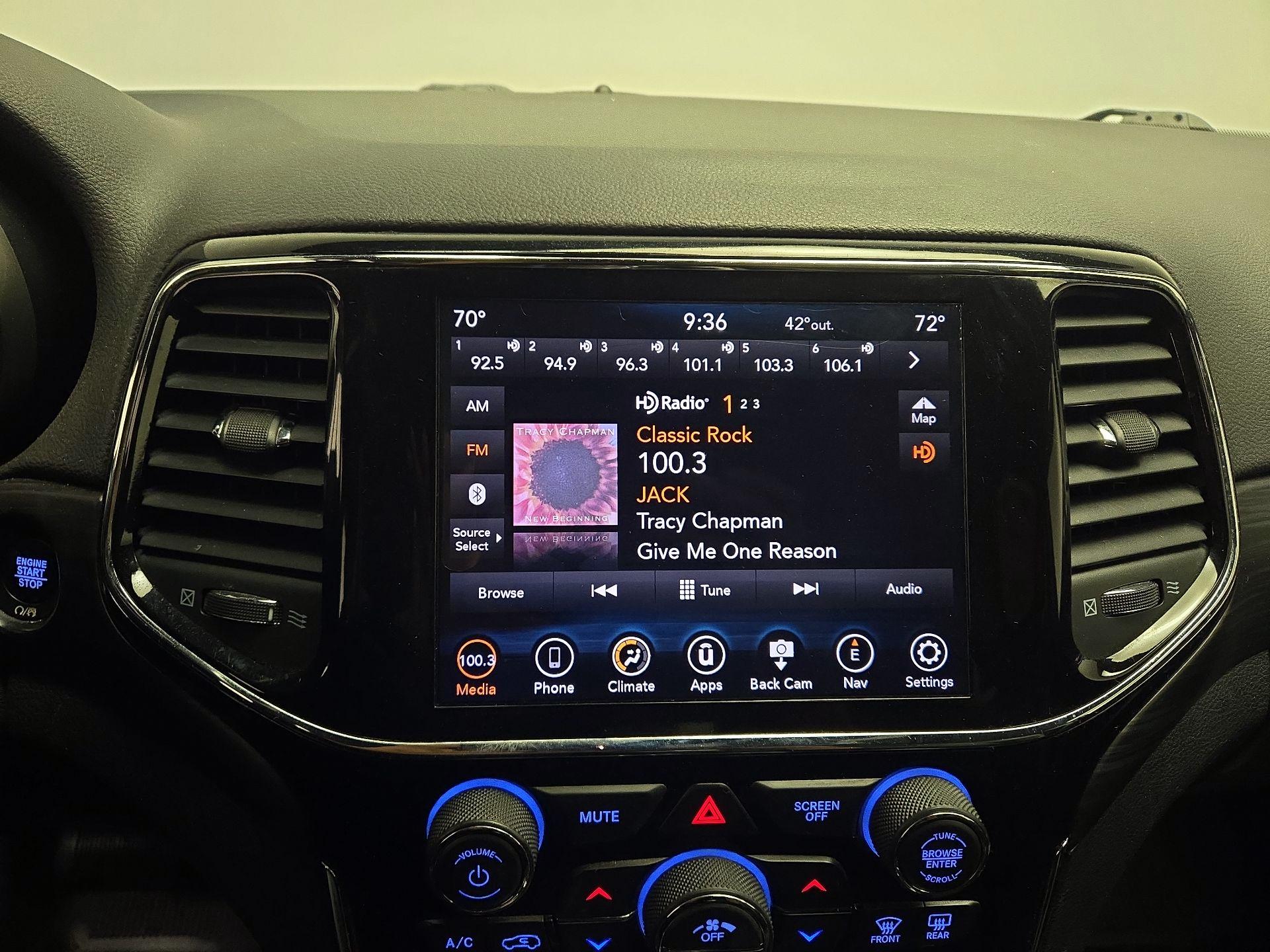 Thumbnail: 2020 Jeep Grand Cherokee - 16