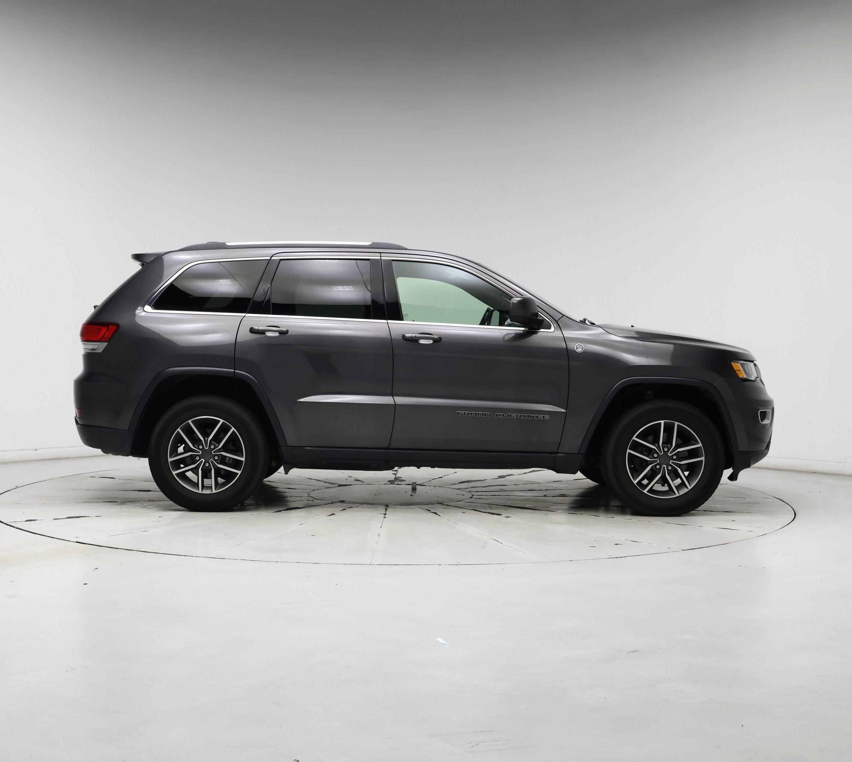 Thumbnail: 2020 Jeep Grand Cherokee - 7