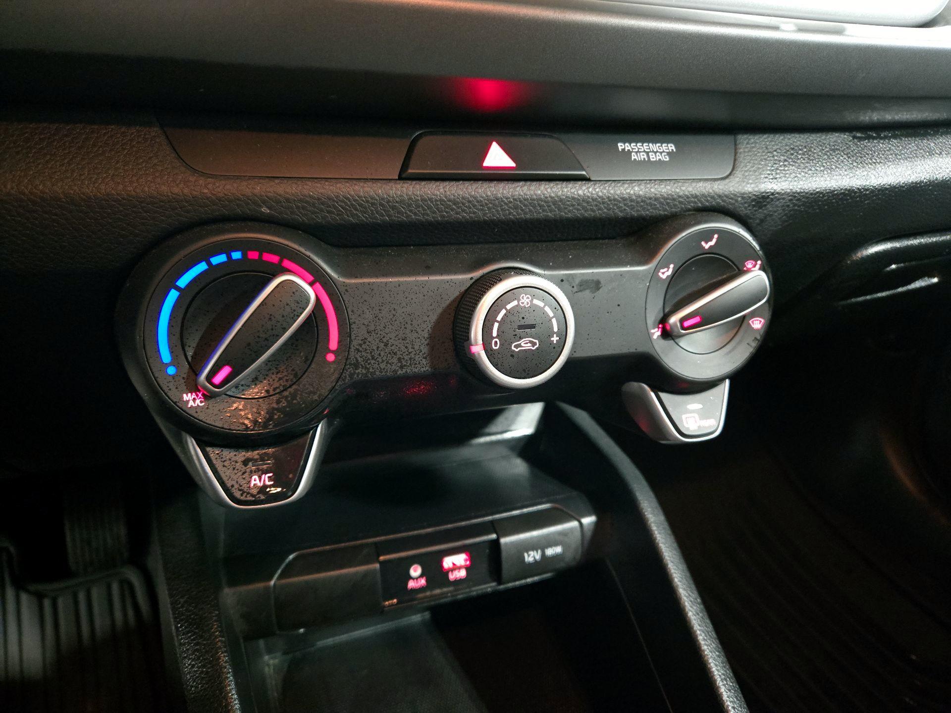 Thumbnail: 2019 Kia Rio5 - 15