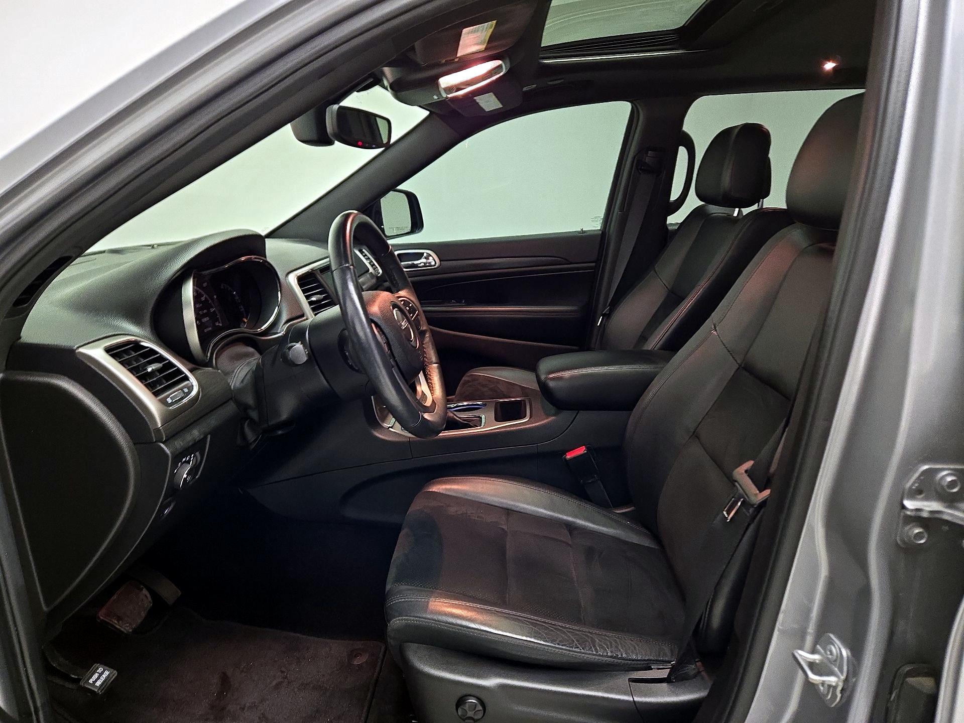 Thumbnail: 2018 Jeep Grand Cherokee - 11