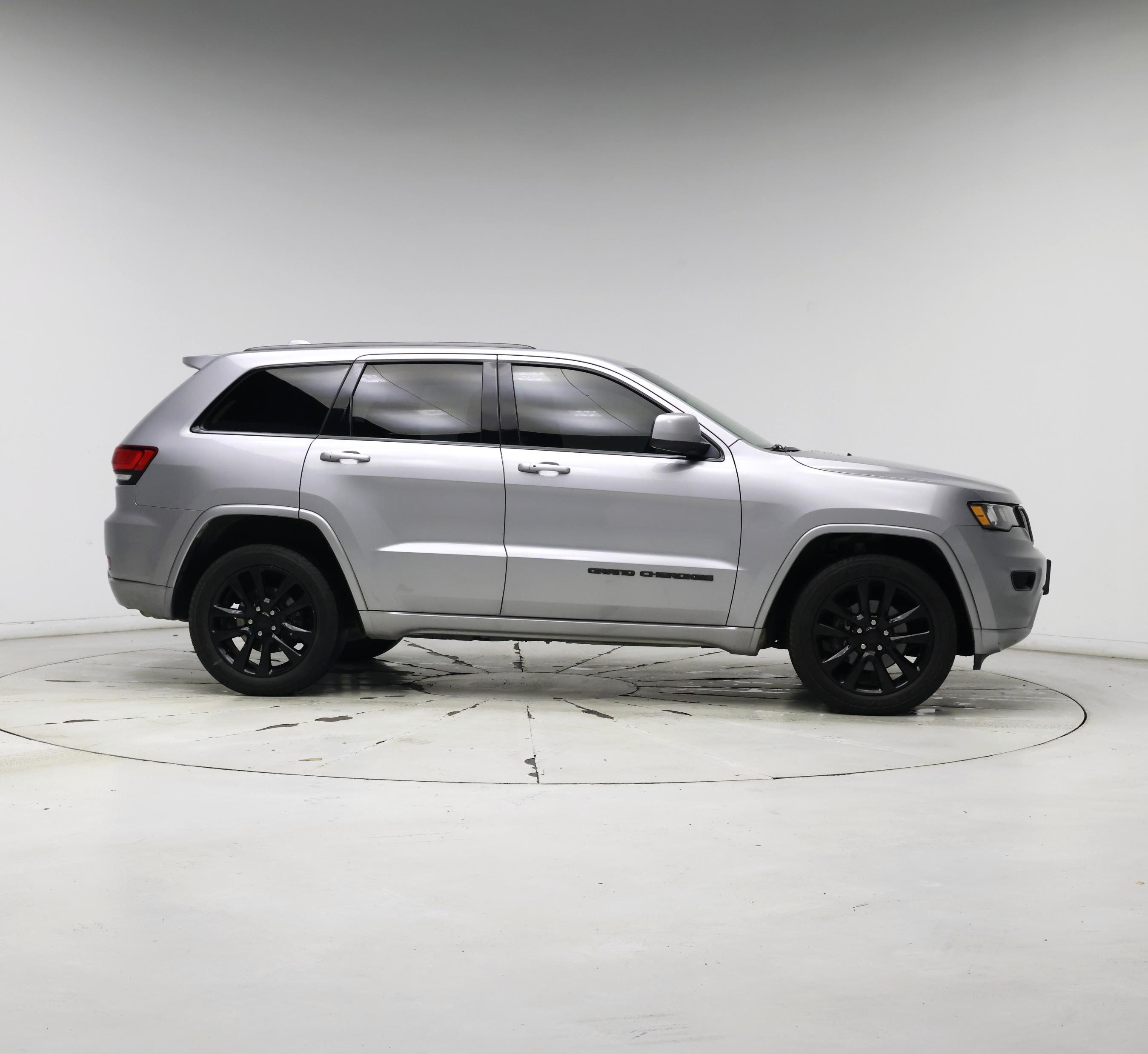 Thumbnail: 2018 Jeep Grand Cherokee - 7