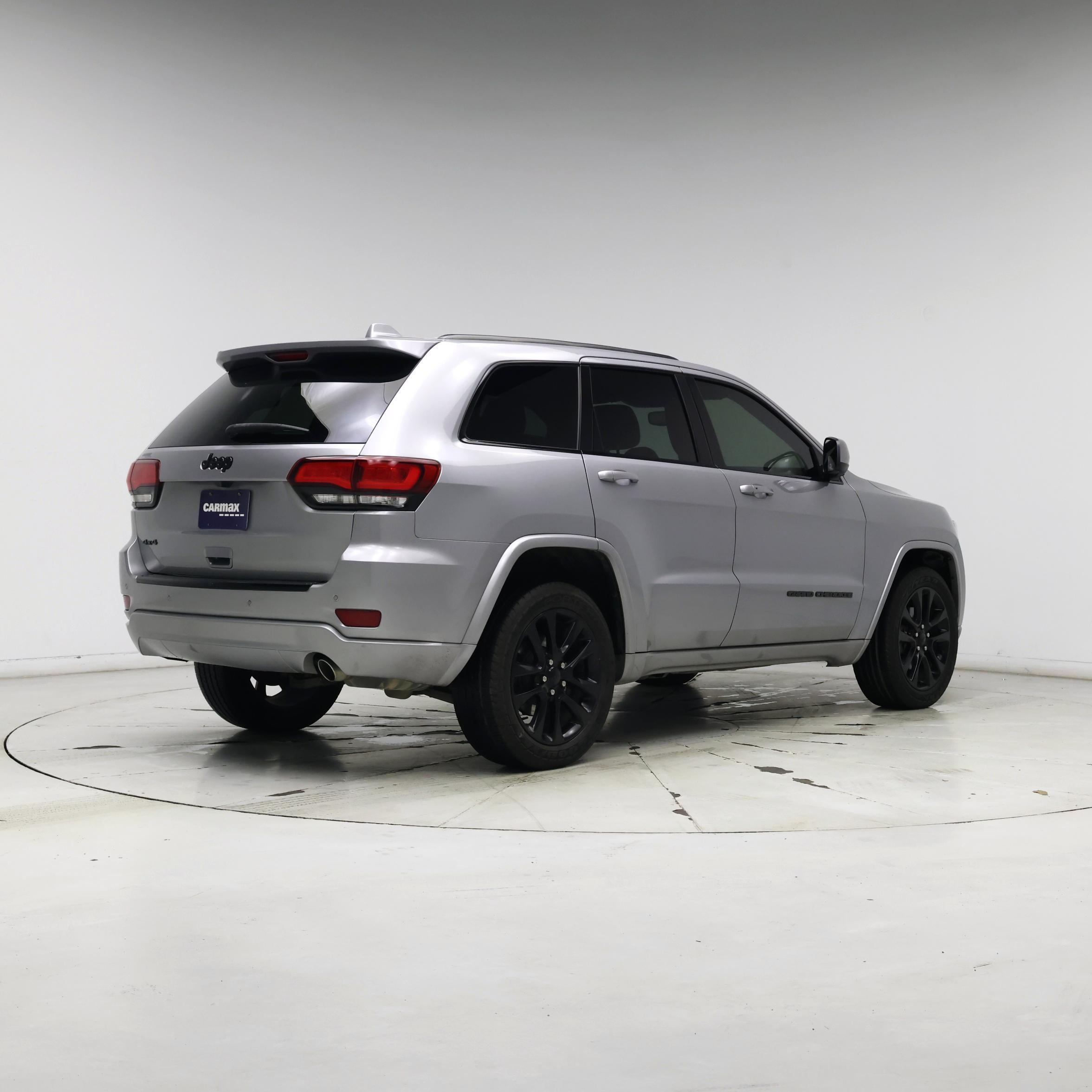 Thumbnail: 2018 Jeep Grand Cherokee - 8