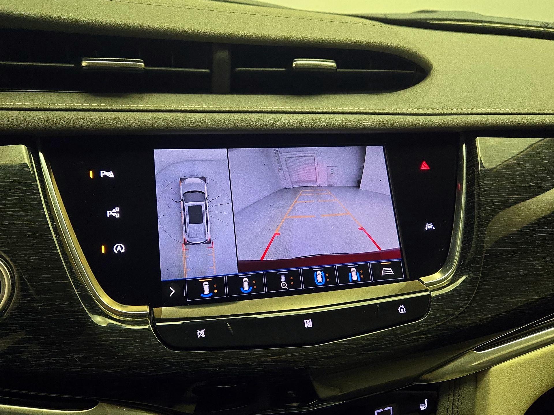 Thumbnail: 2020 Cadillac XT6 - 14