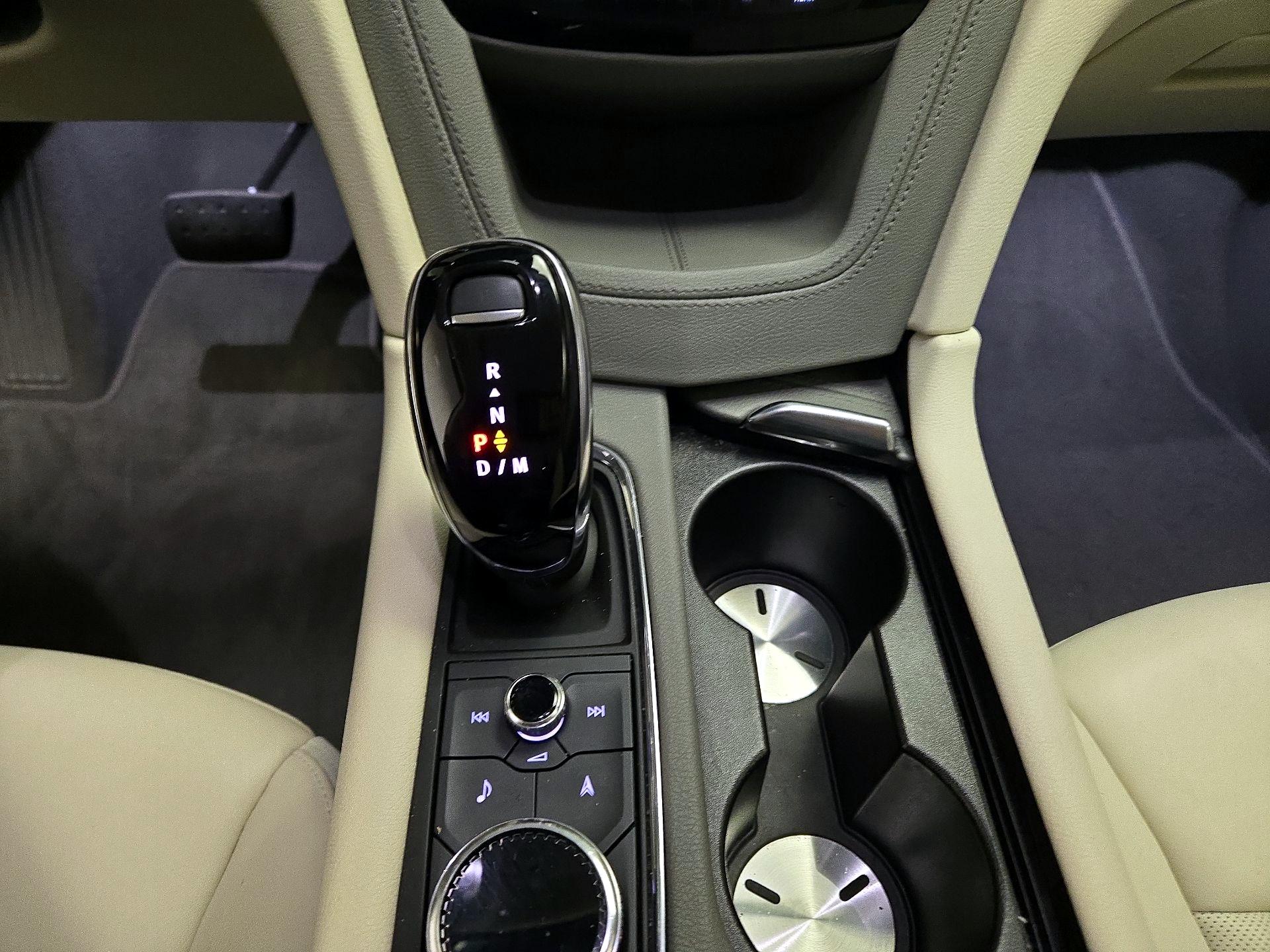 Thumbnail: 2020 Cadillac XT6 - 17