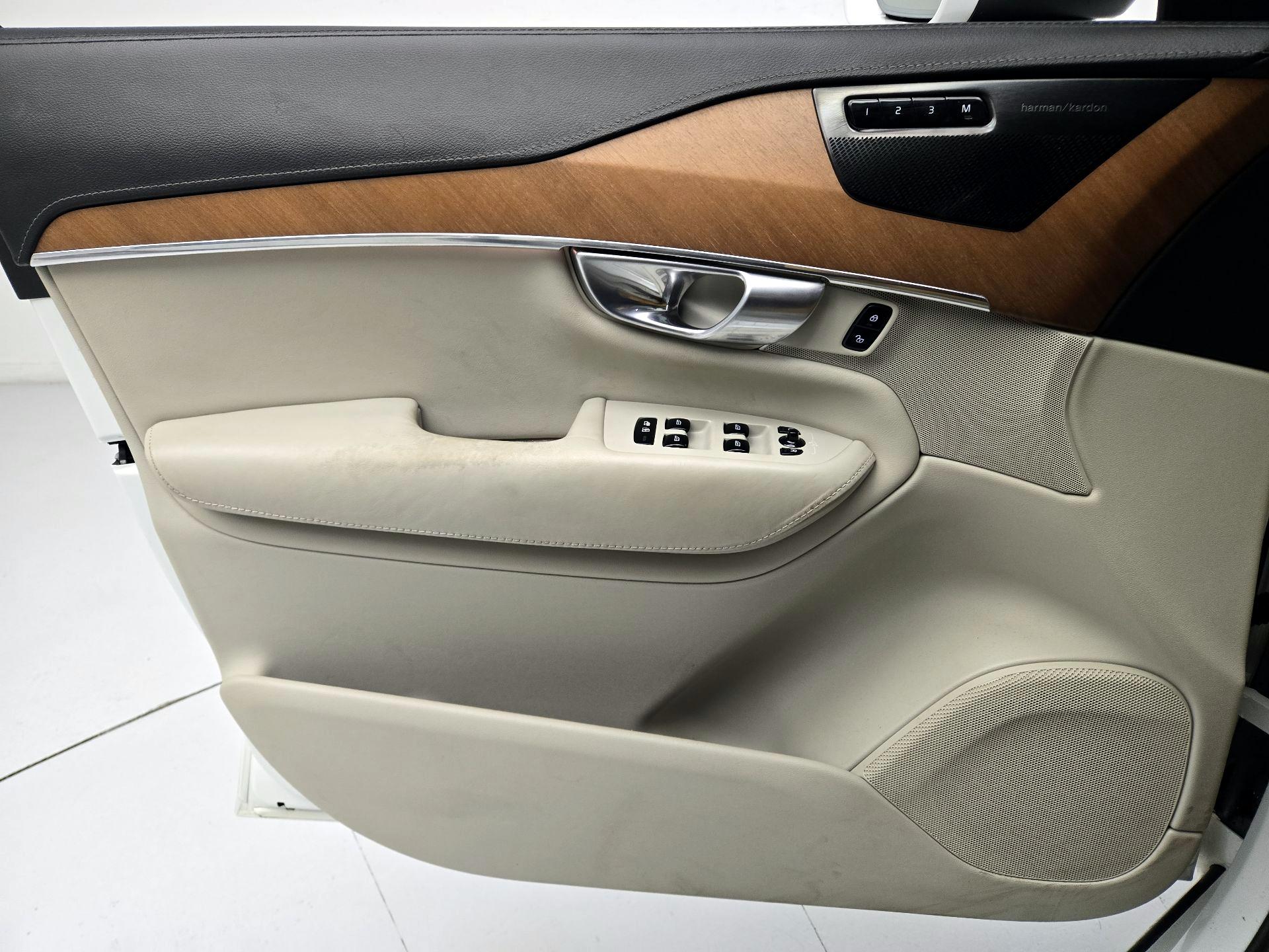 Thumbnail: 2020 Volvo XC90 - 12