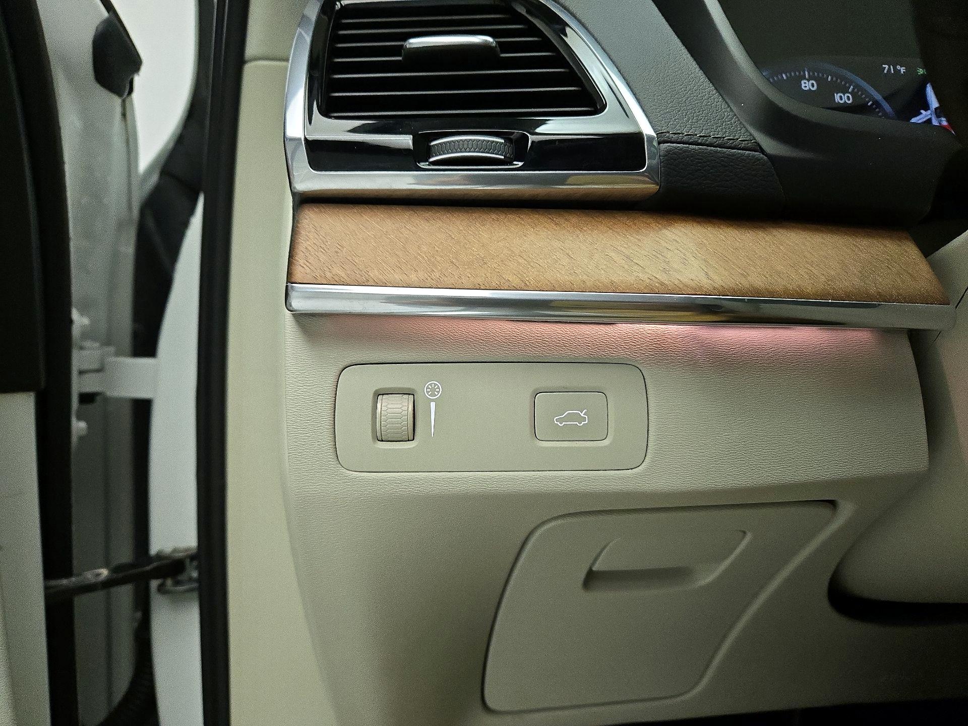 Thumbnail: 2020 Volvo XC90 - 13