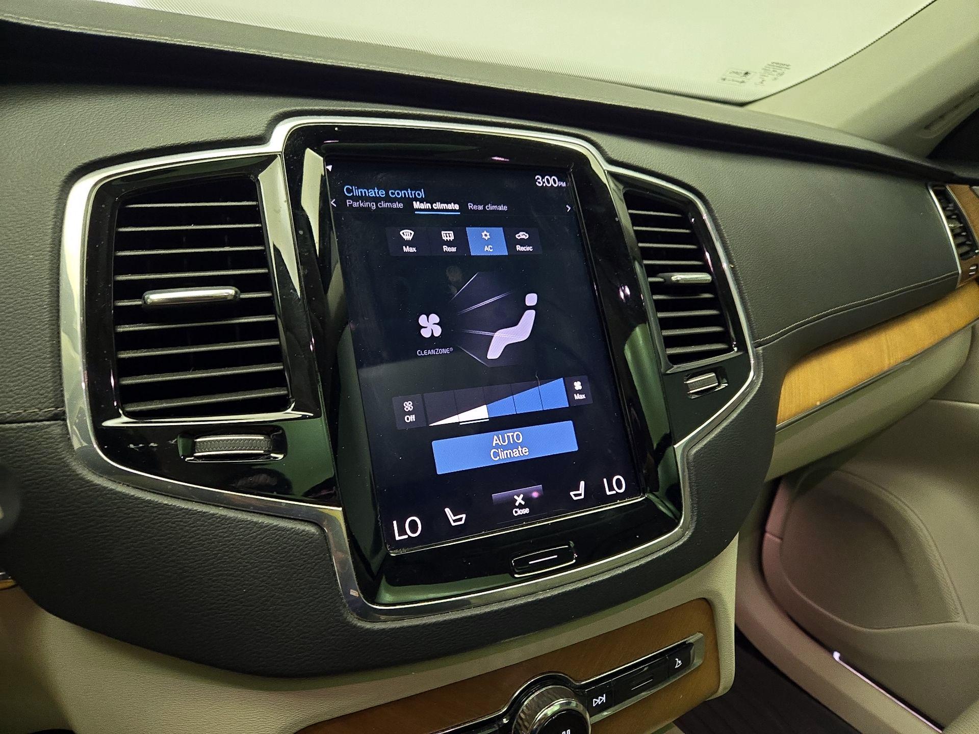 Thumbnail: 2020 Volvo XC90 - 17