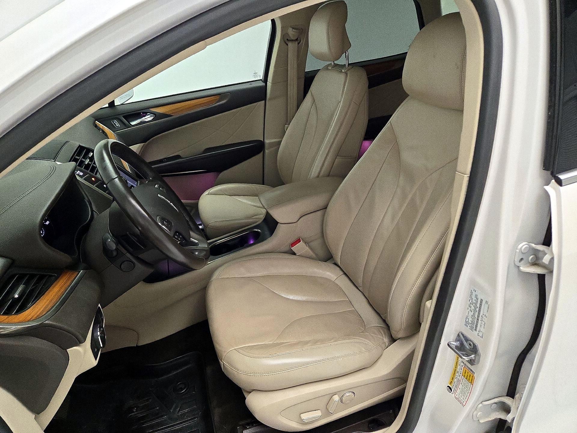 Thumbnail: 2018 Lincoln MKC - 11