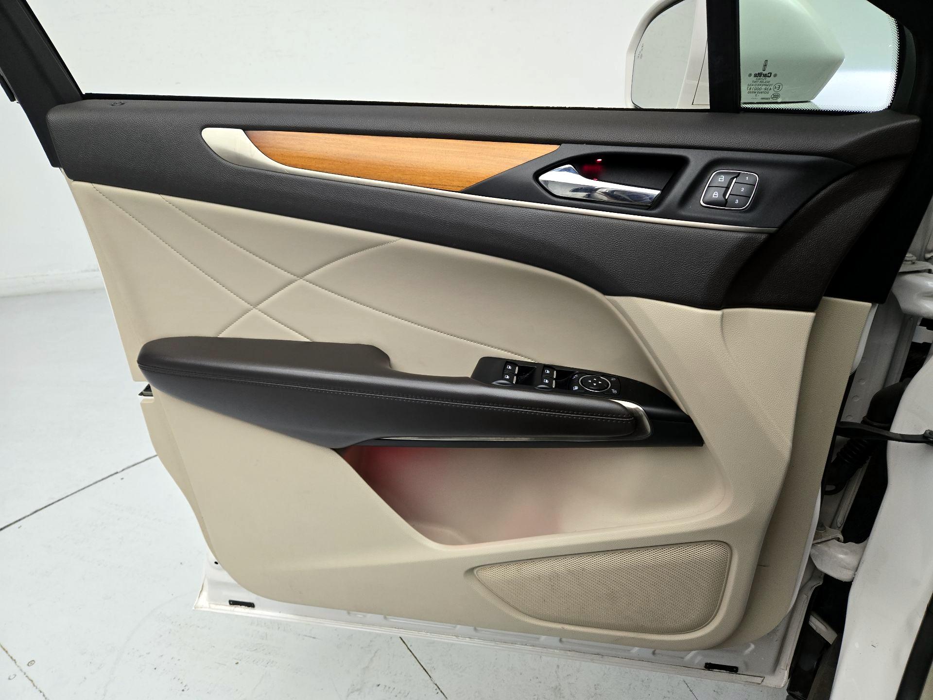 Thumbnail: 2018 Lincoln MKC - 12