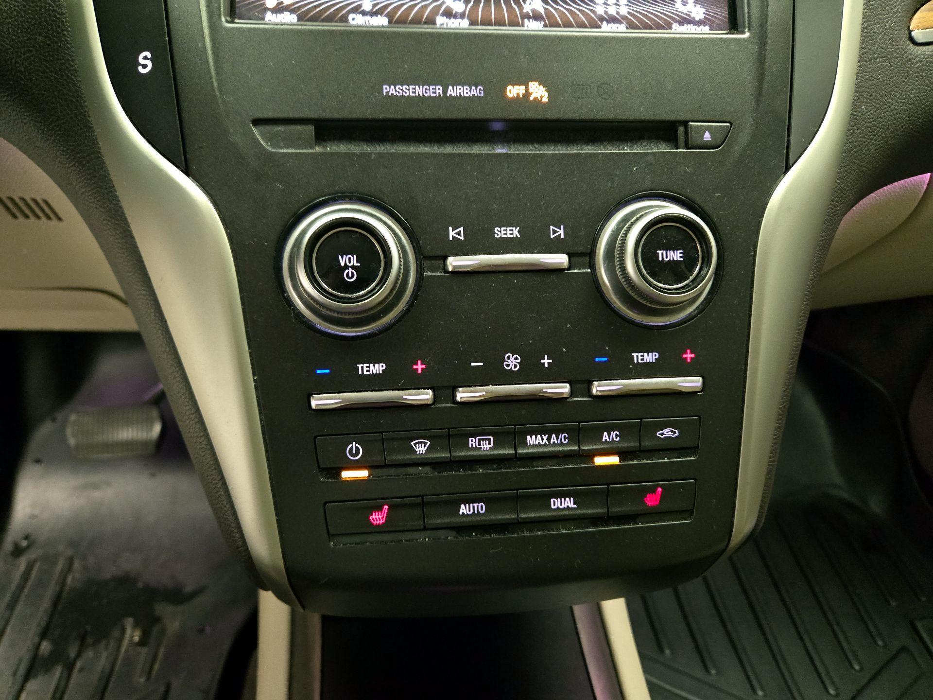 Thumbnail: 2018 Lincoln MKC - 17