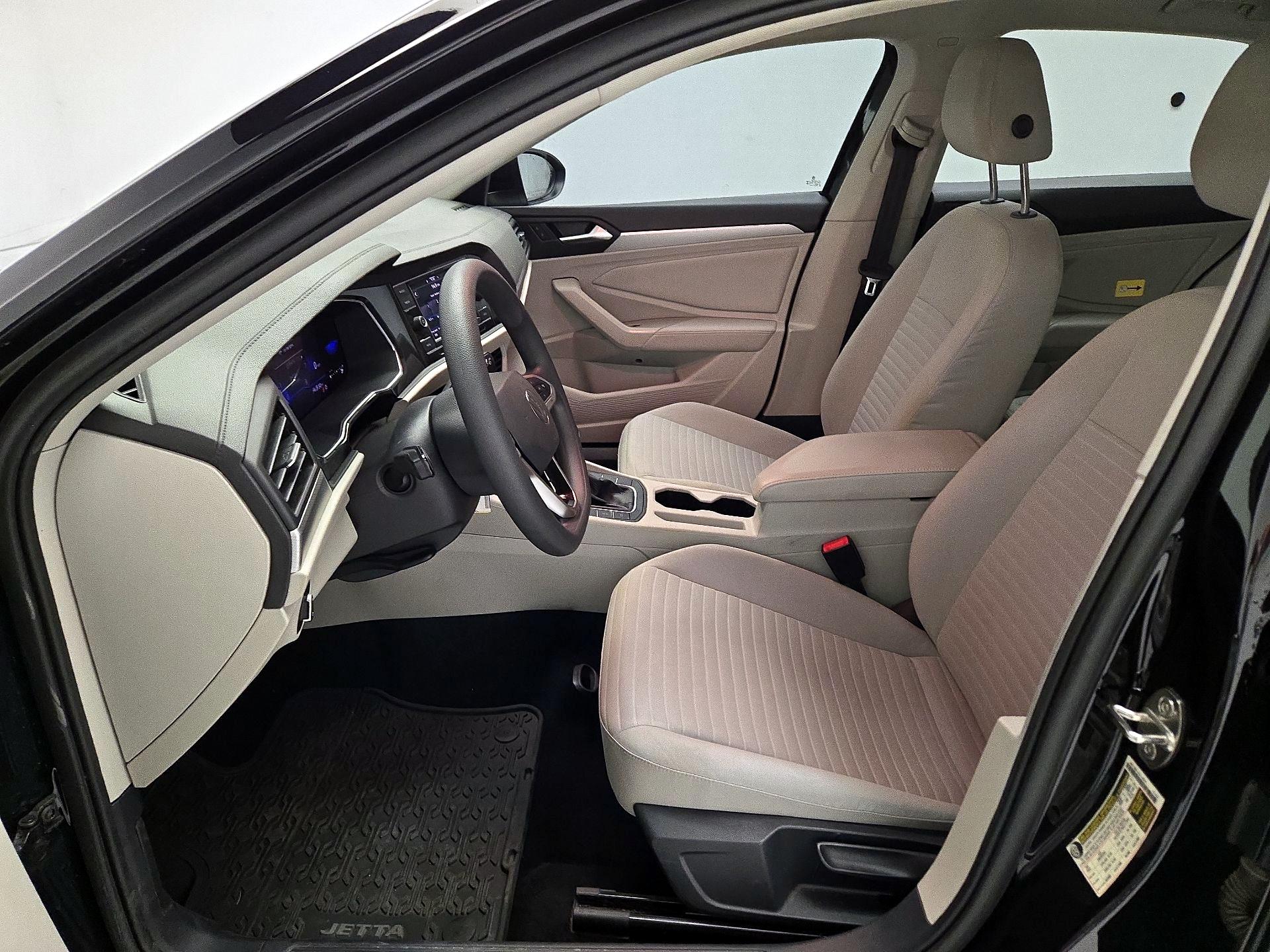 Thumbnail: 2023 Volkswagen Jetta - 11